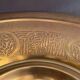 Plat laiton bronze décor ciselé Art de l'Islam Moyen-Orient