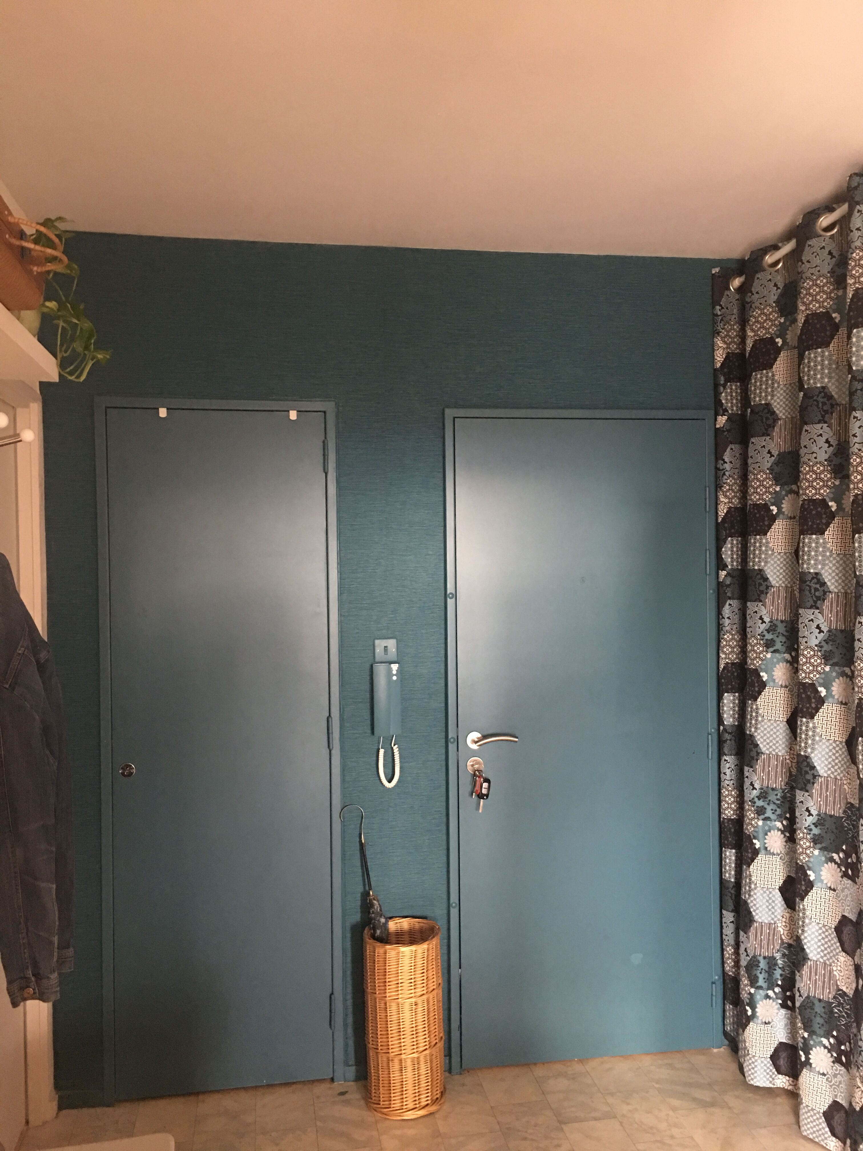 Vintage wicker umbrella door
