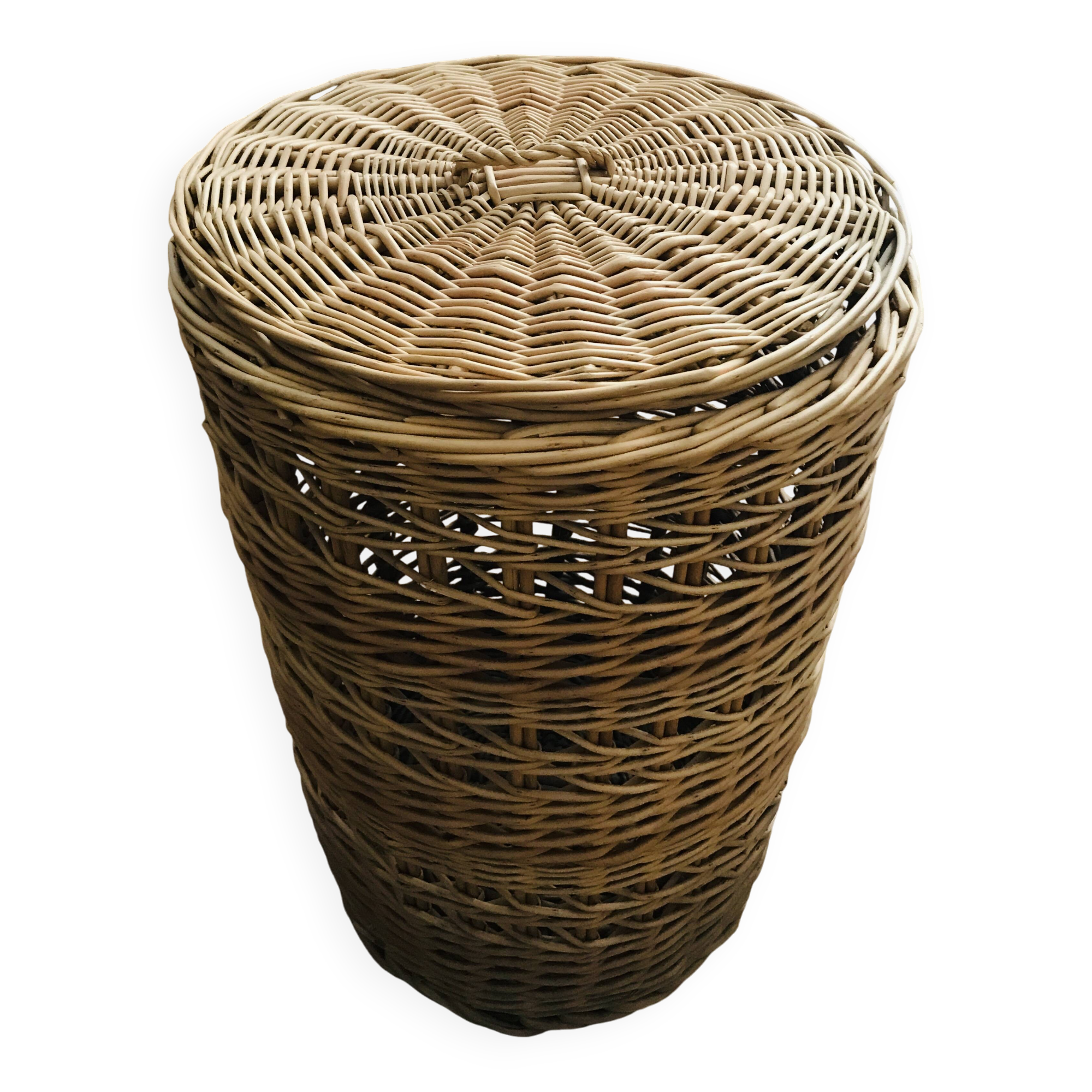 Small woven rattan basket