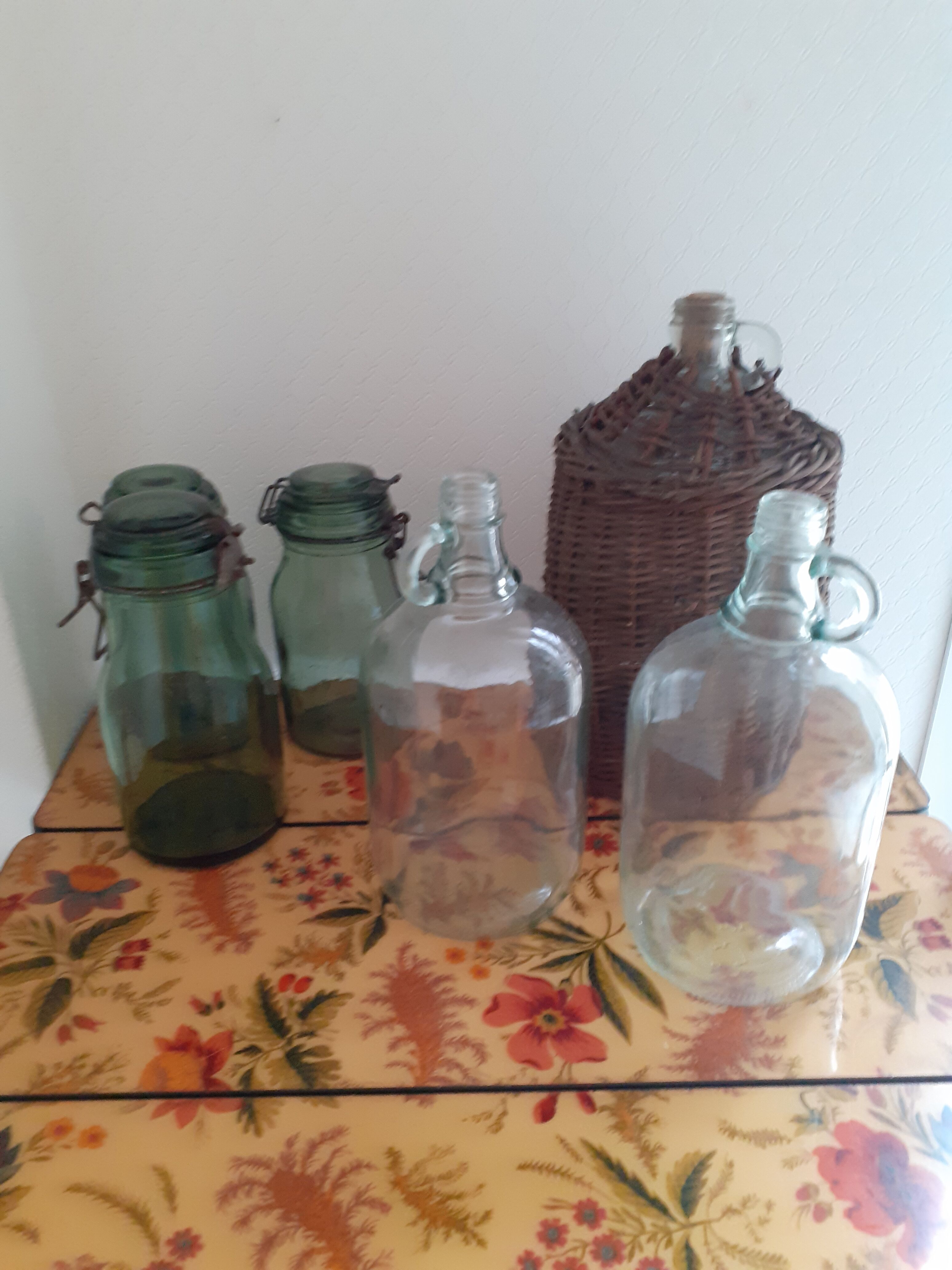 Set of three Jeanne 2l ladies' bottles