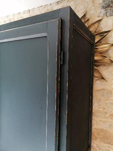 Armoire parisienne