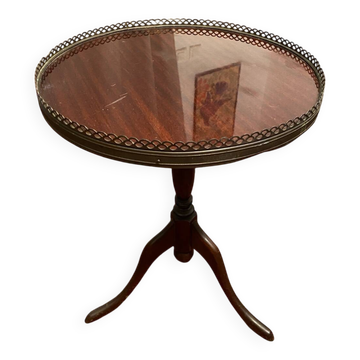 Petite table d’appoint de style Louis XVI
