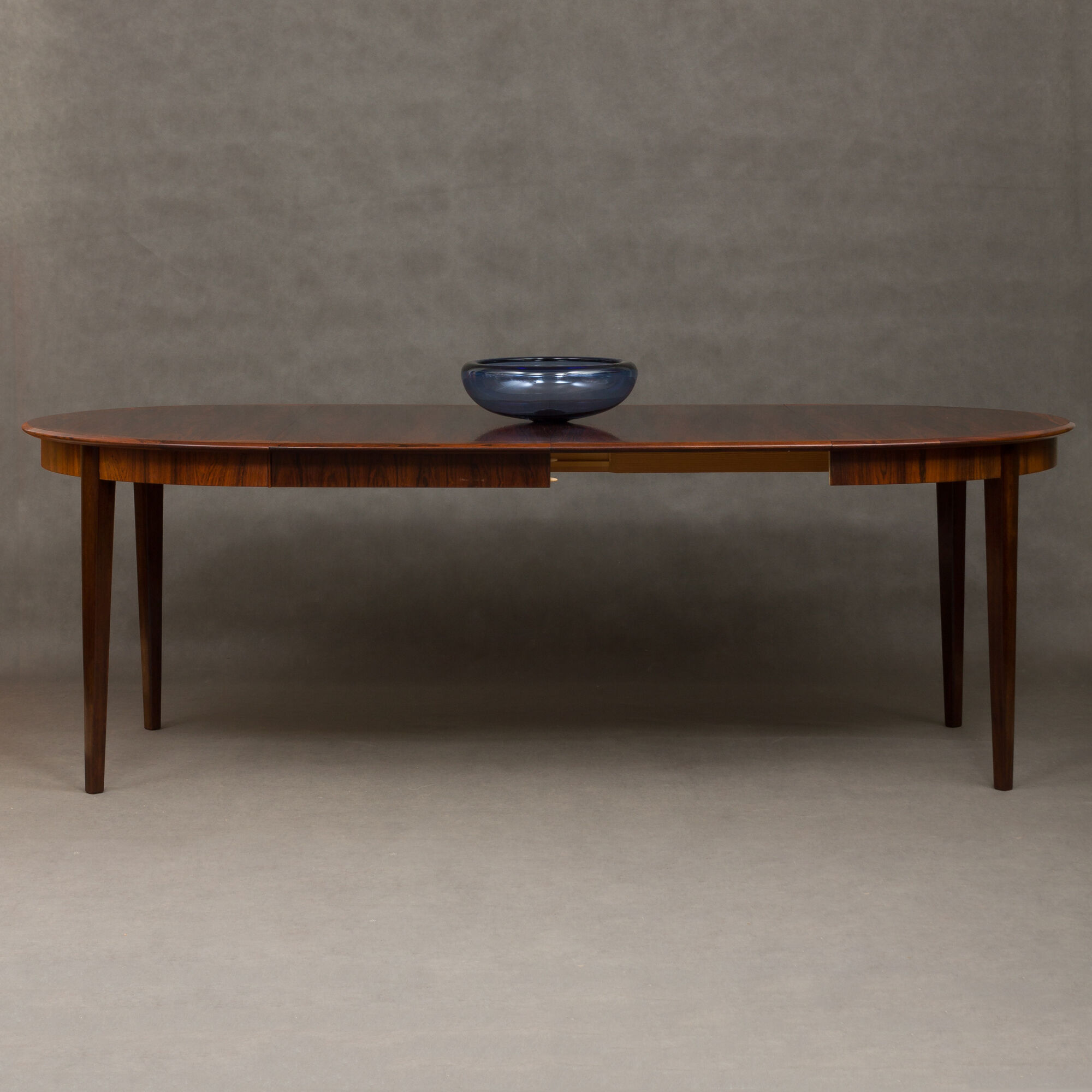 Danish Rio Palisander extension table in original lacquer, 1960s