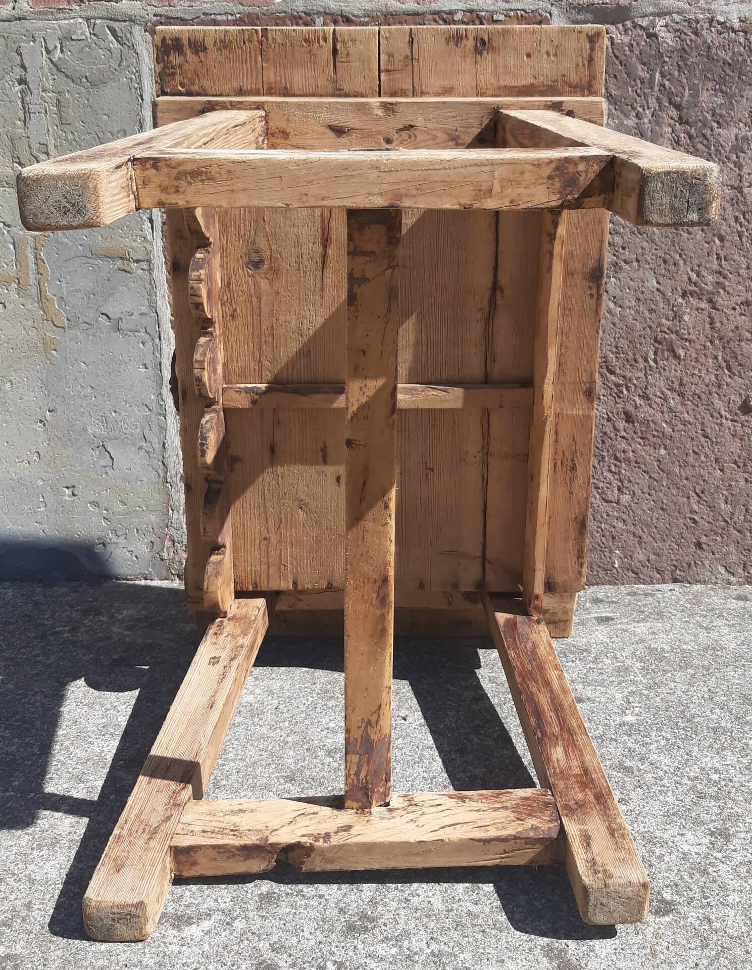 Table basse ou d' appoint. (18ème siècle)