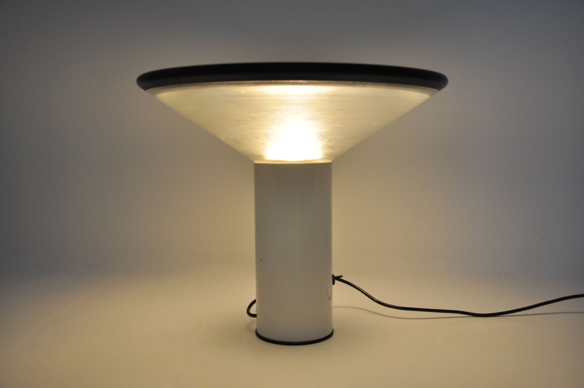 “Noa” table lamp by Gianfranco Frattini for Luci Italia, 1980s