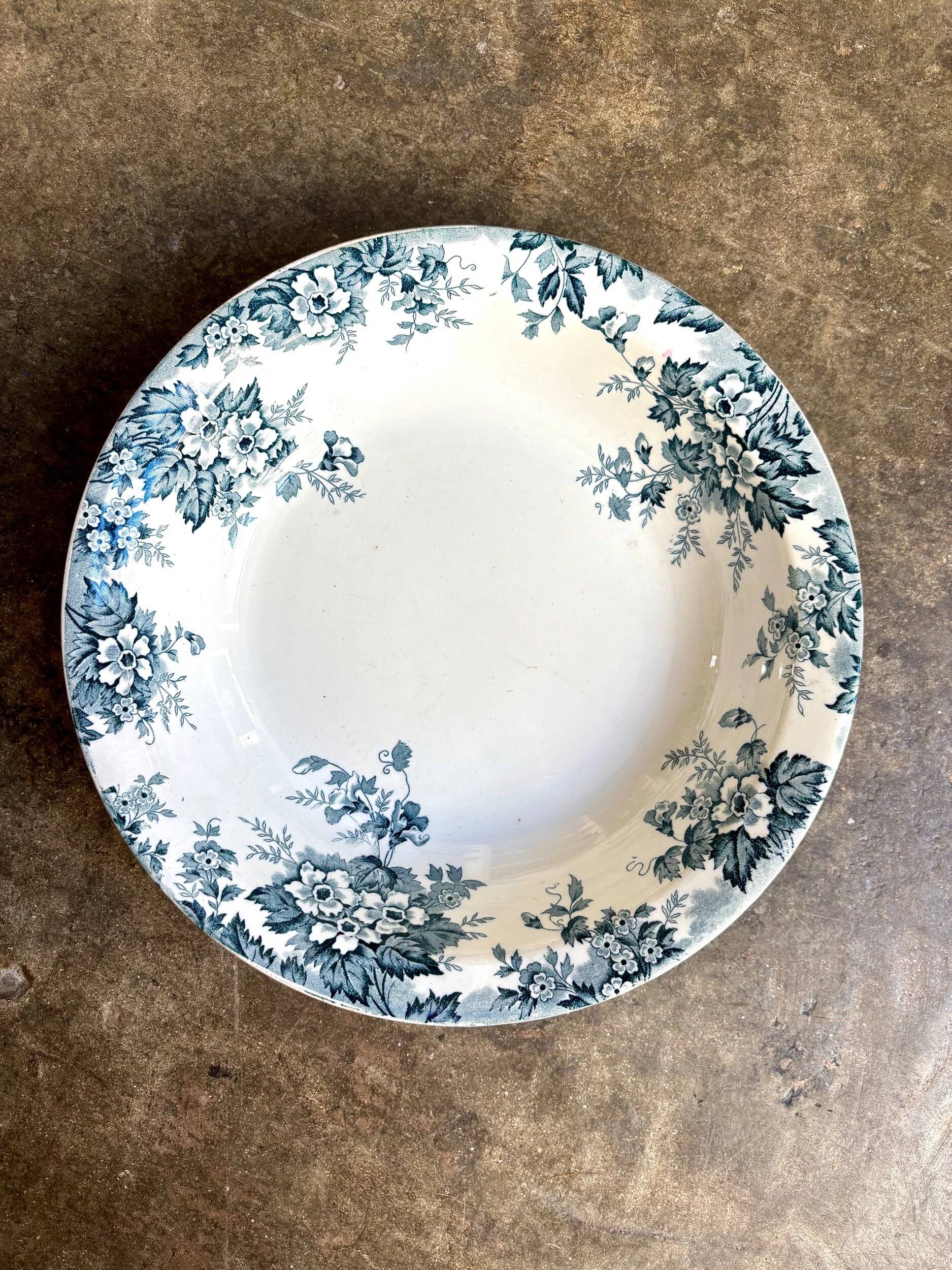 Hollow round plate St Amand & Hamage, "Marie-Louise" service