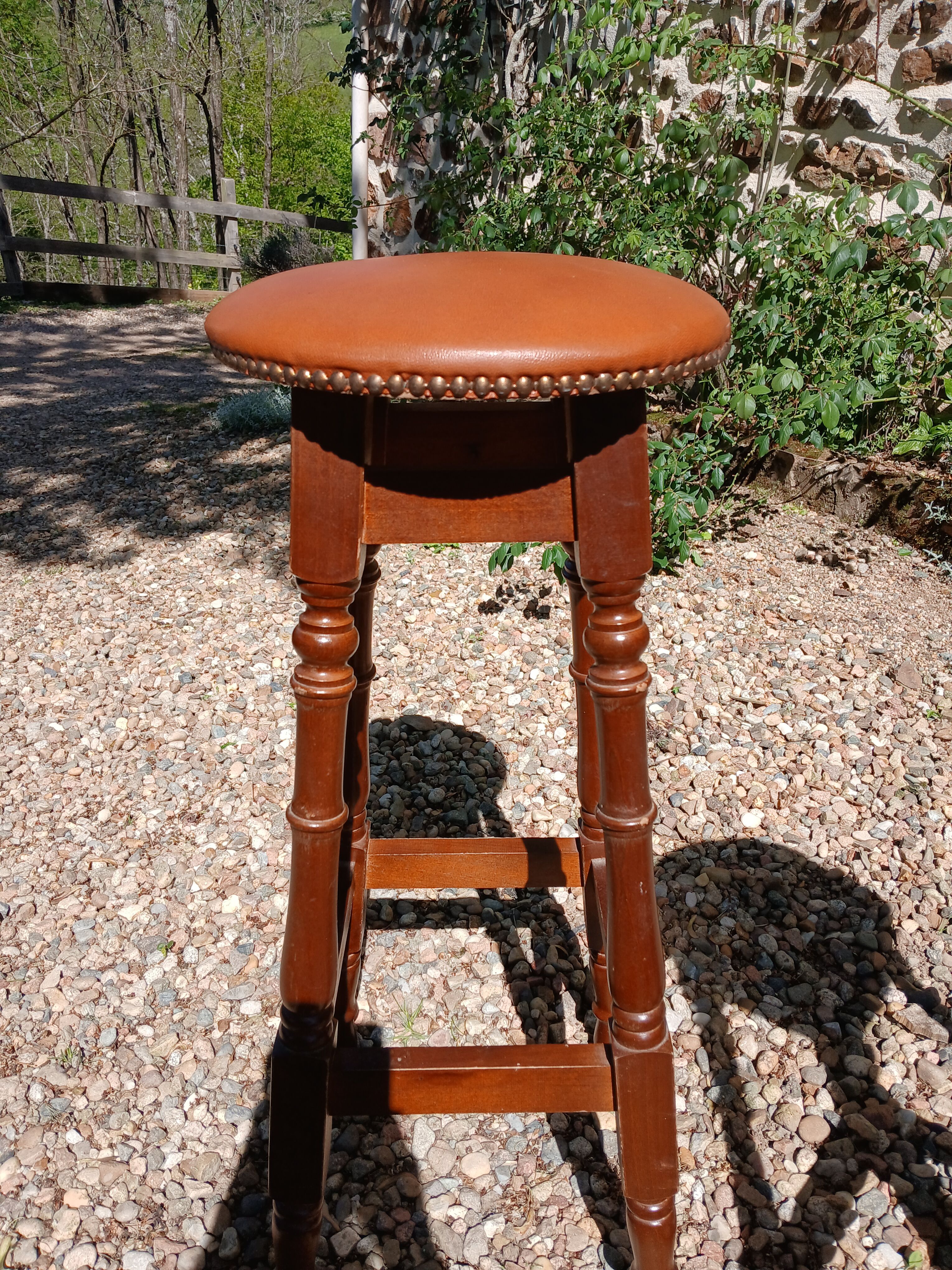 2 vintage bar stools
