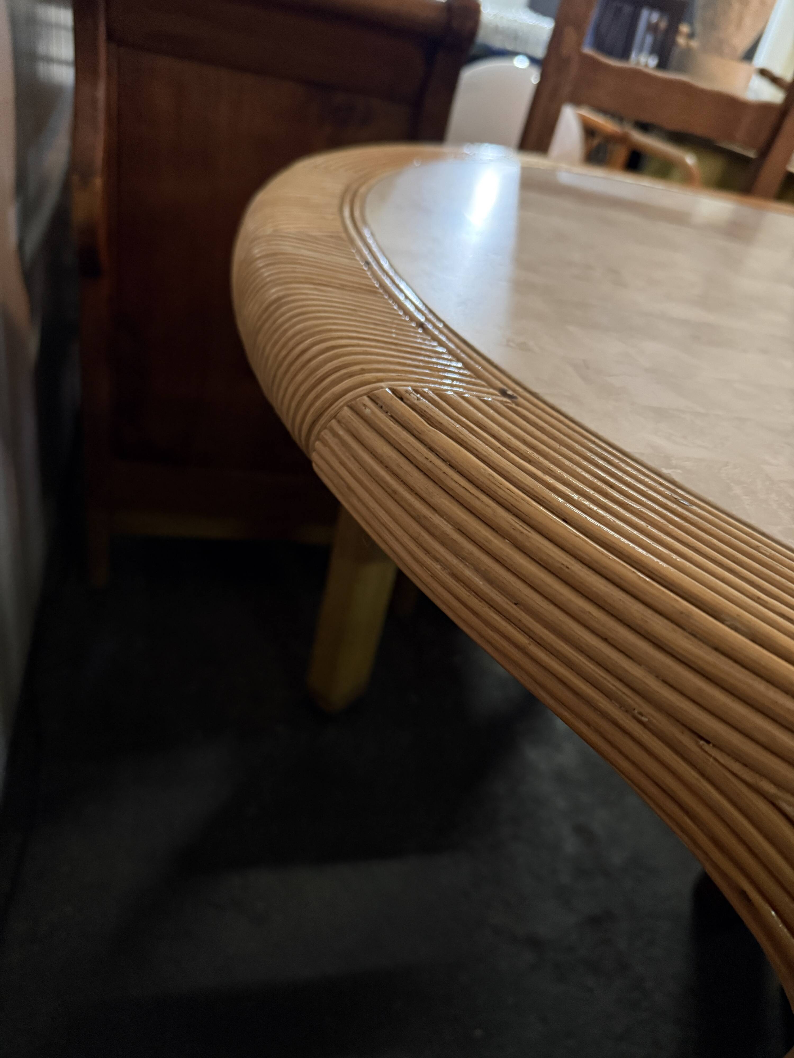 Table à manger en rotin et travertin Vivai del Sud, Italie, années 1960.