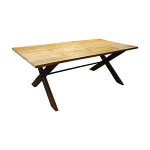 Table en bois et acier