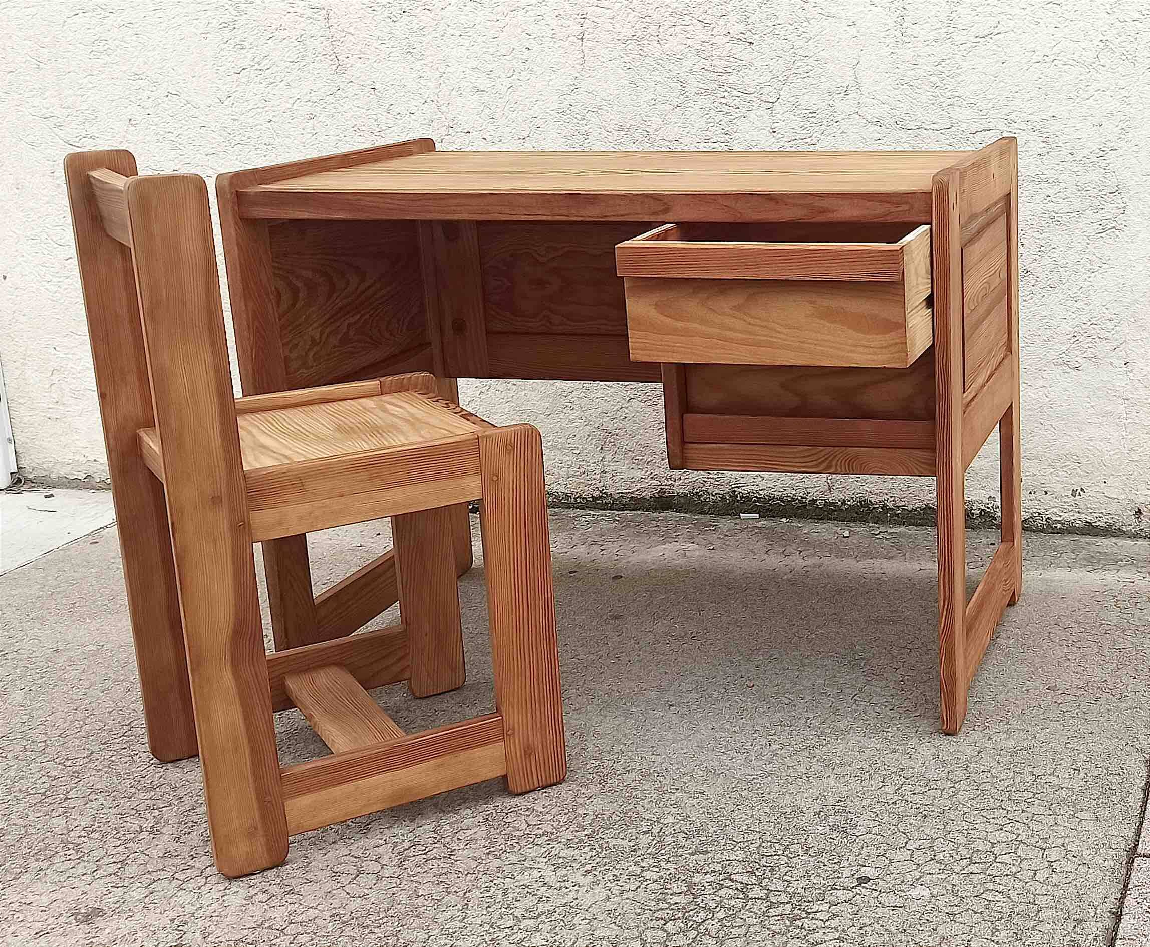Desk and its brutalist style chair Sled legs 70s