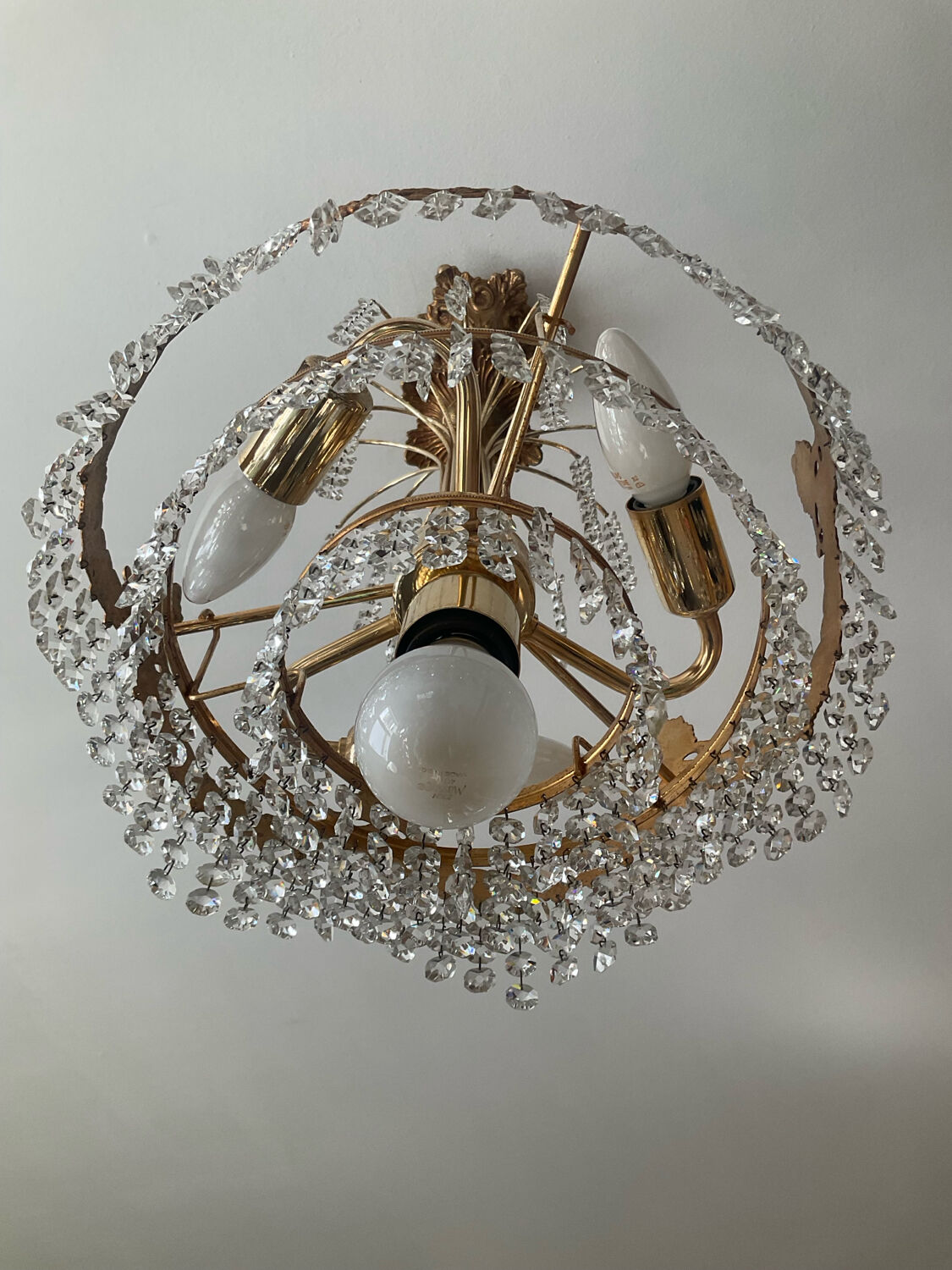 Cascade chandelier in bronze and crystal pendants
