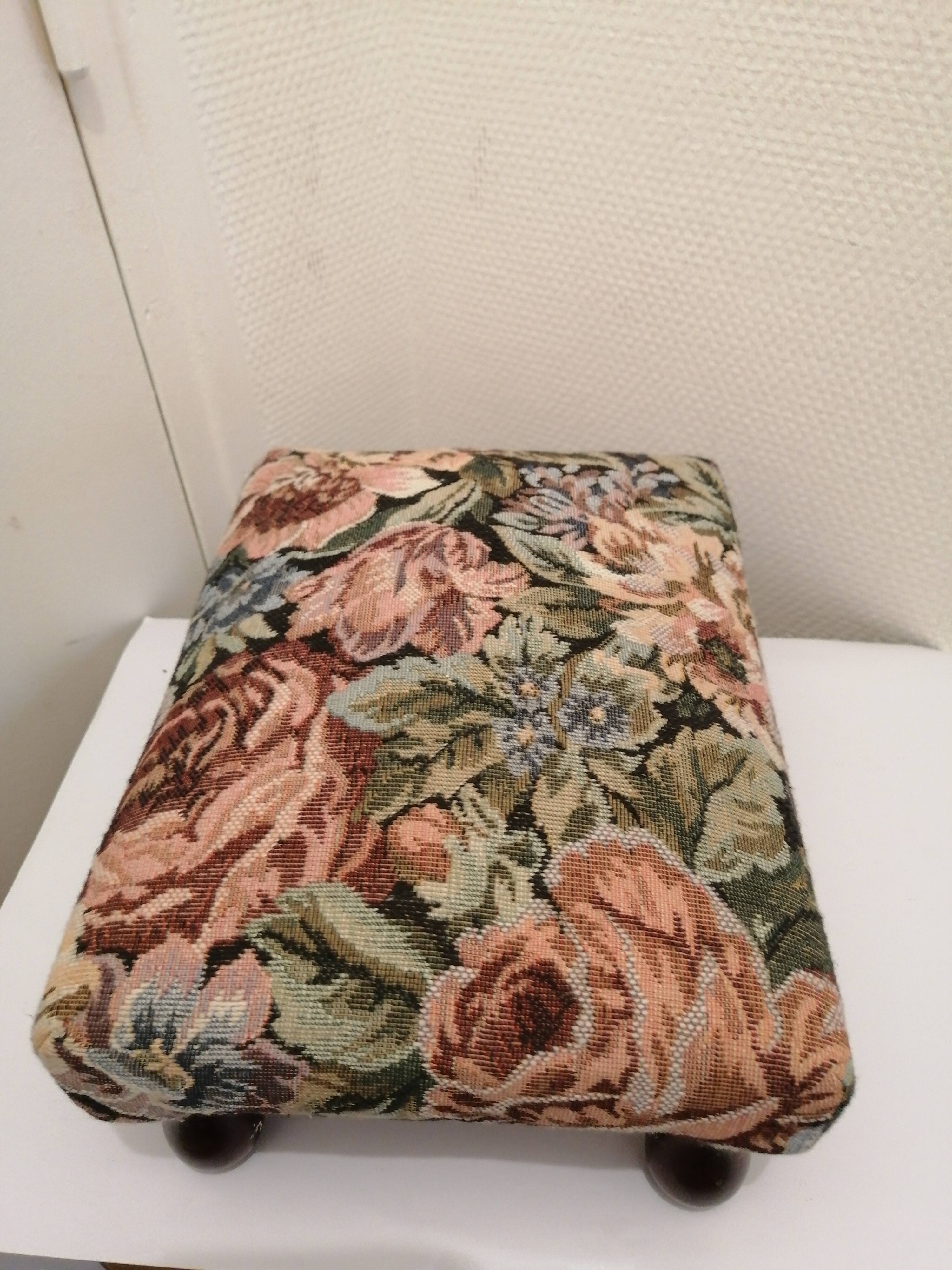 Vintage footrest in wood and fabric