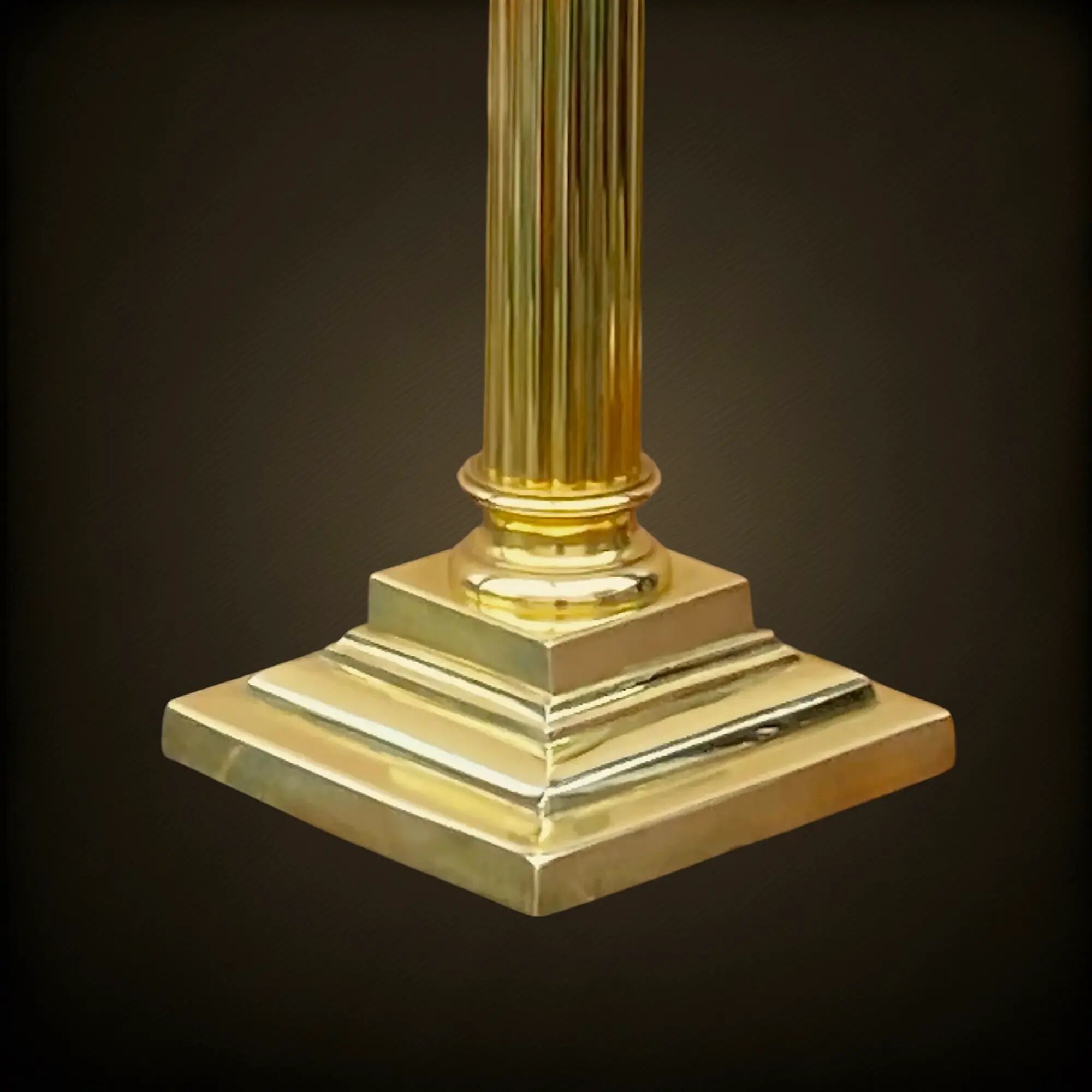 Neoclassical lamp base with fluted column in polished solid brass – 1960s-70s