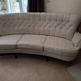 Vintage white curved tufted three-seater canapé