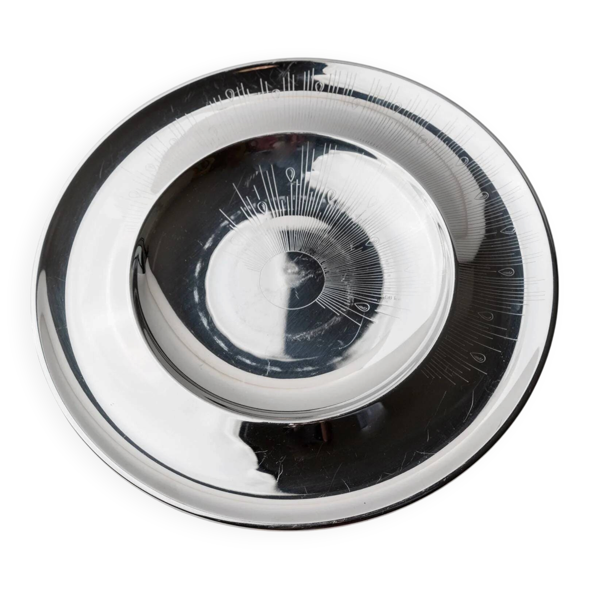 Vintage stainless steel bowl from the 1980s, polished metal with a finely textured surface, timeless elegant design, retro table decoration, noble gift idea.