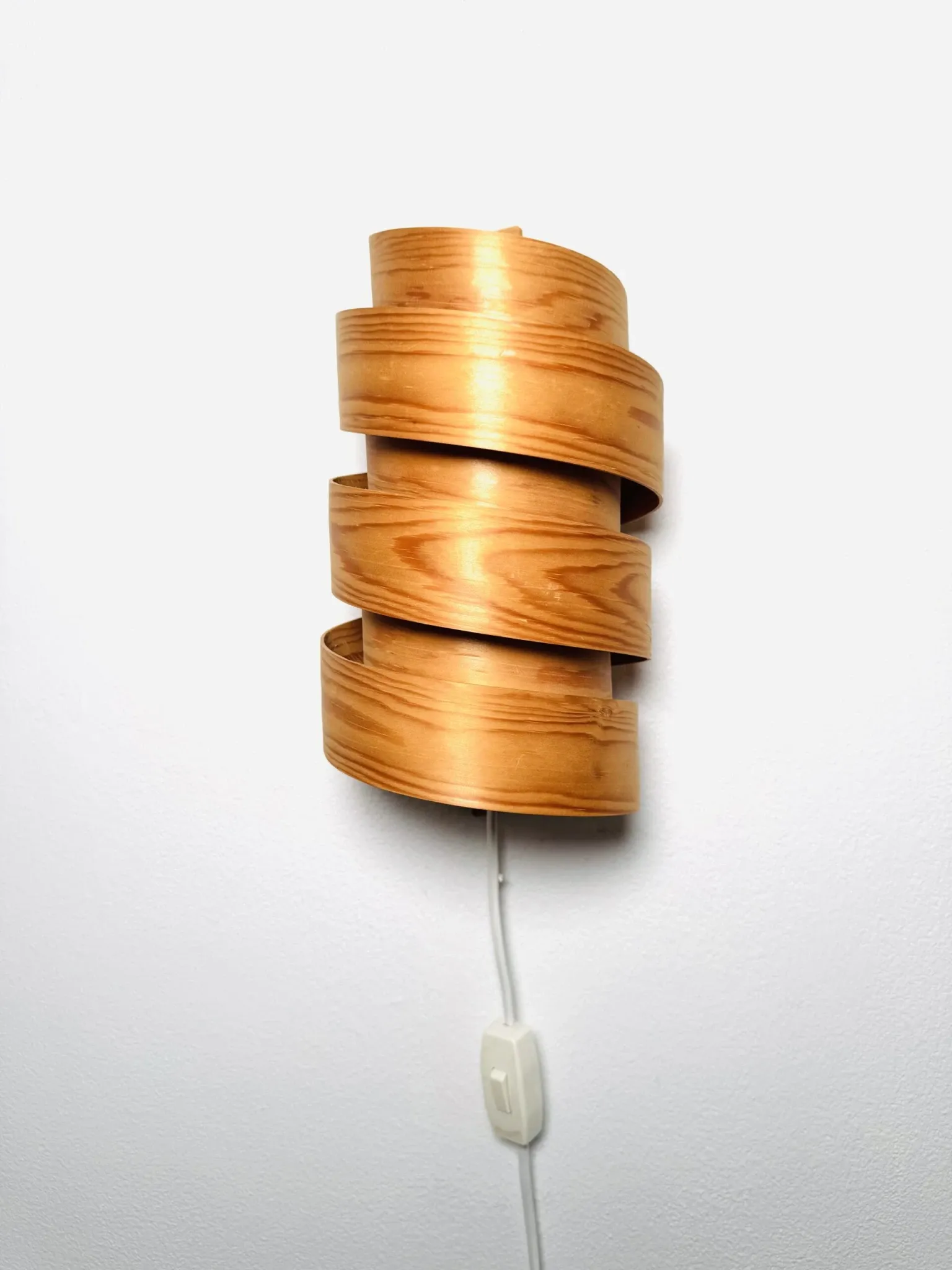 Pine Veneer Curved Wall Lamp By Unknown Designer, Sweden 1970S
