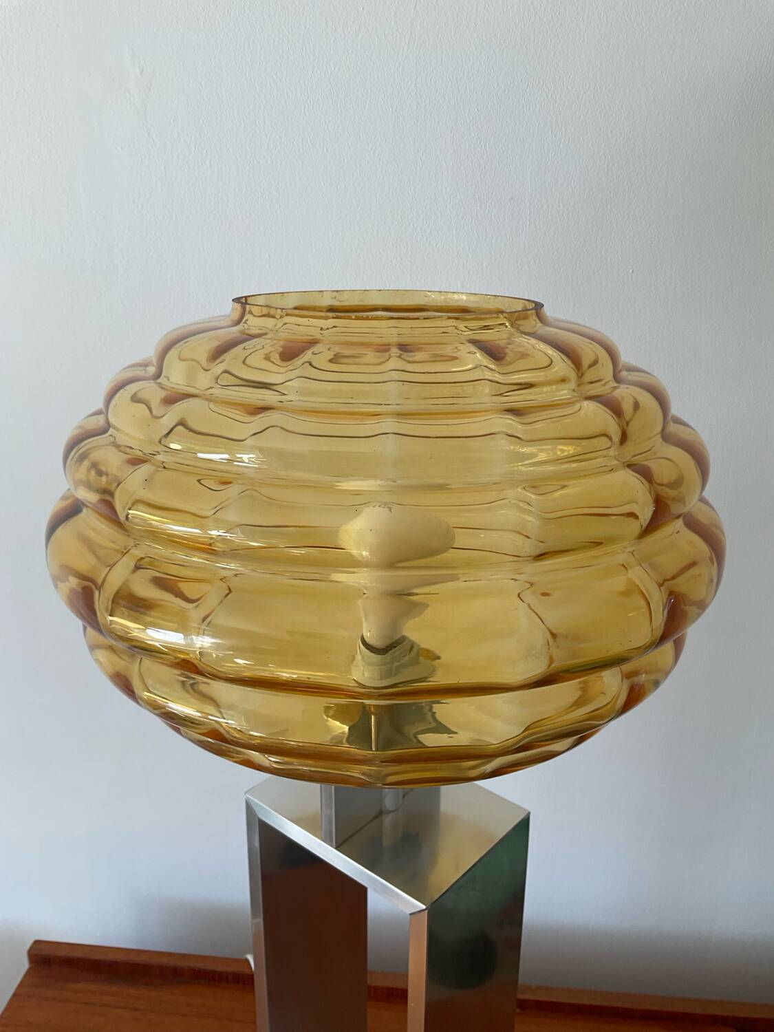 Vintage lamp in amber glass and aluminum