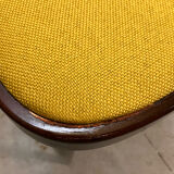Thonet 215 en bois courbé jaune, récemment retapissé