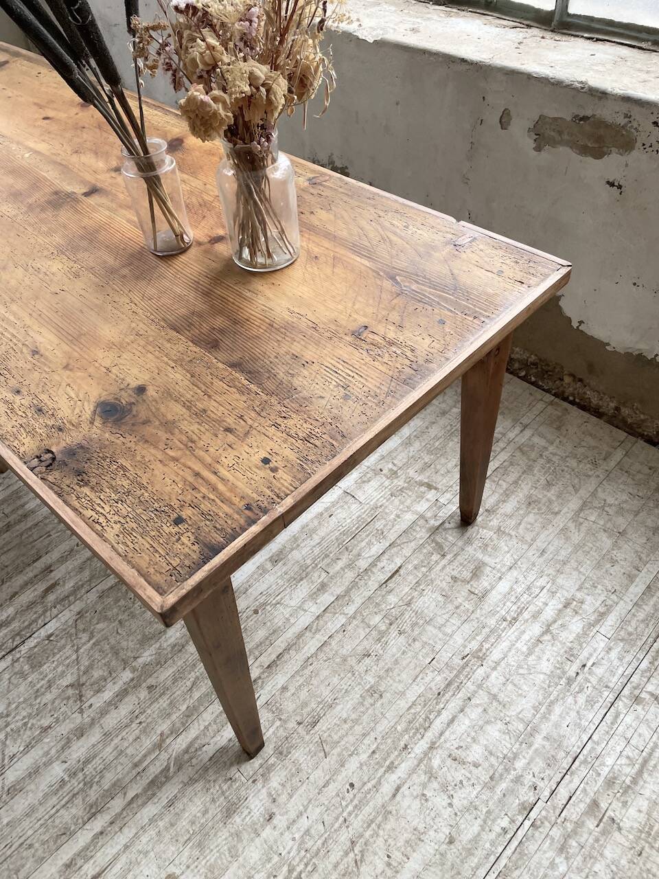 Farmhouse table with spindle legs 2m