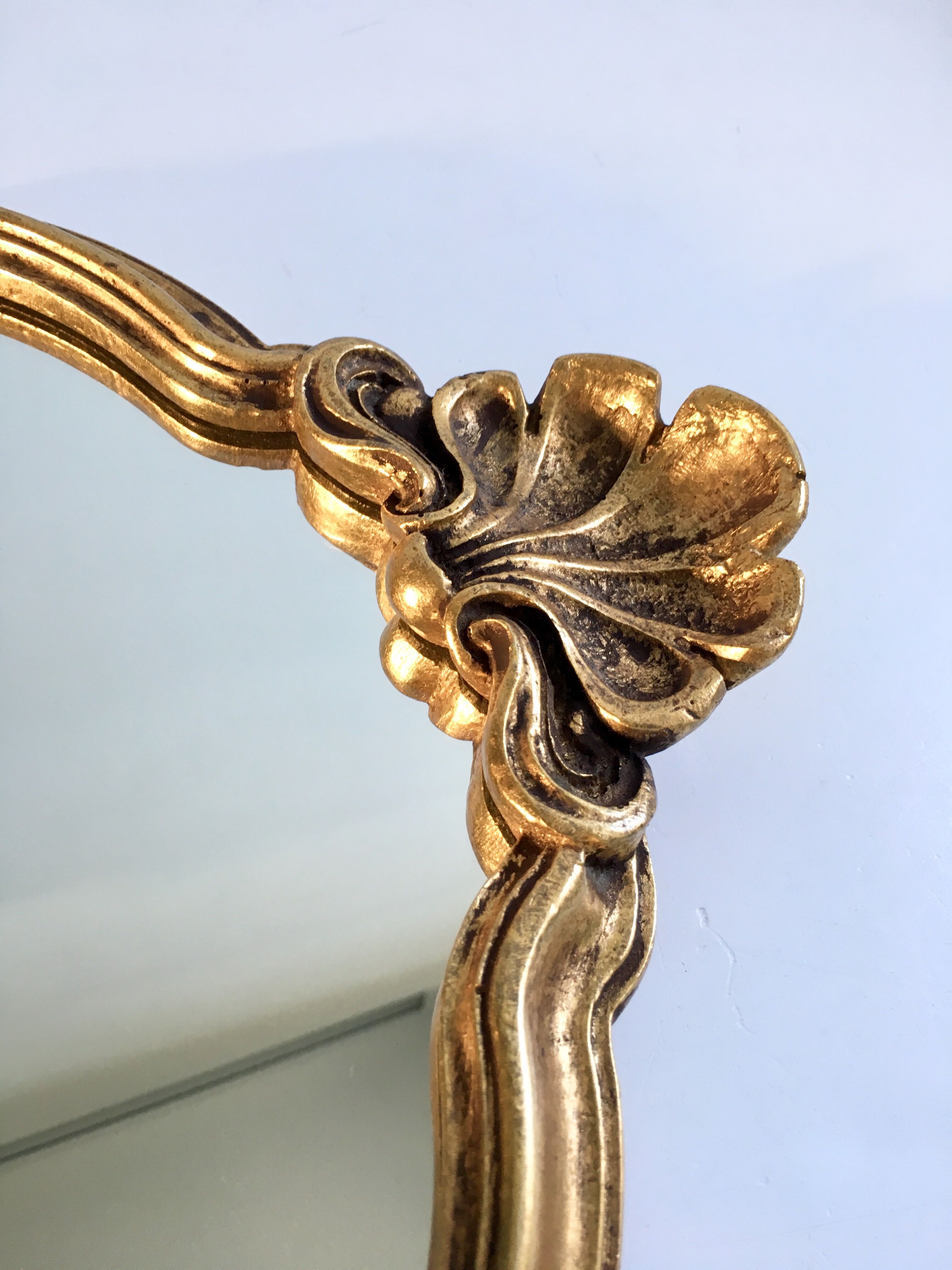 Mirror rocked carved and gilded wood 30x45cm