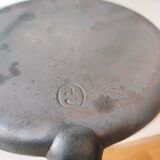 Cast iron pancake pan