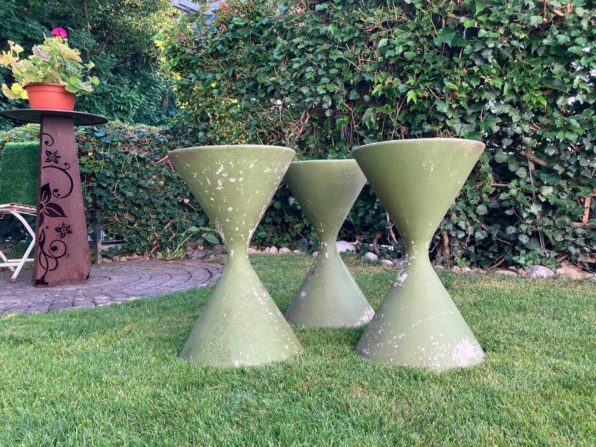 3 Diabolo Pflanzkübel von Willy Guhl für Eternit