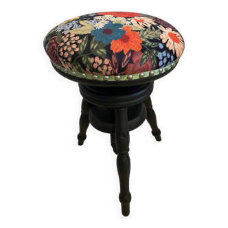 Piano stool