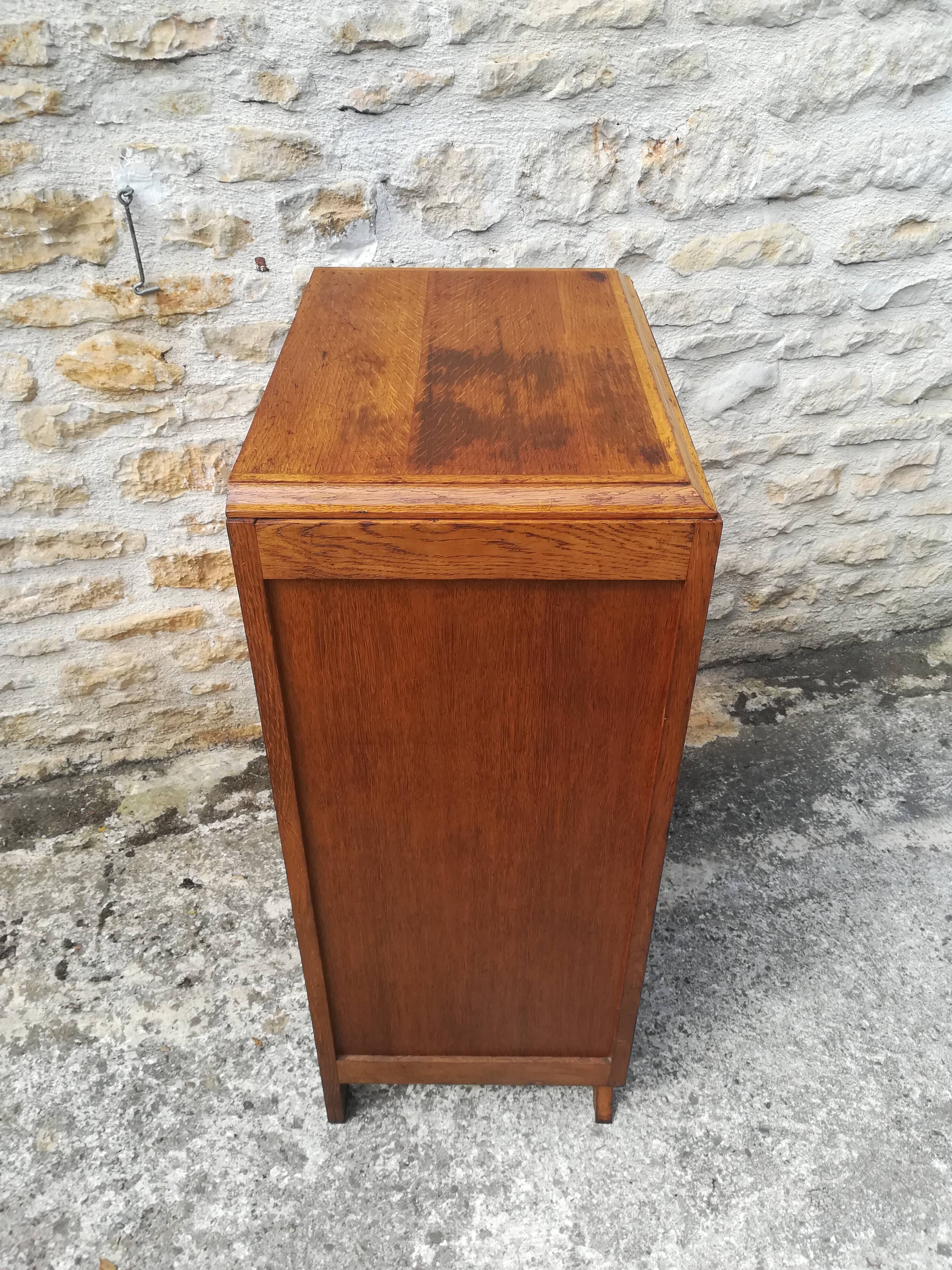 Commode en chêne a 5 tiroirs