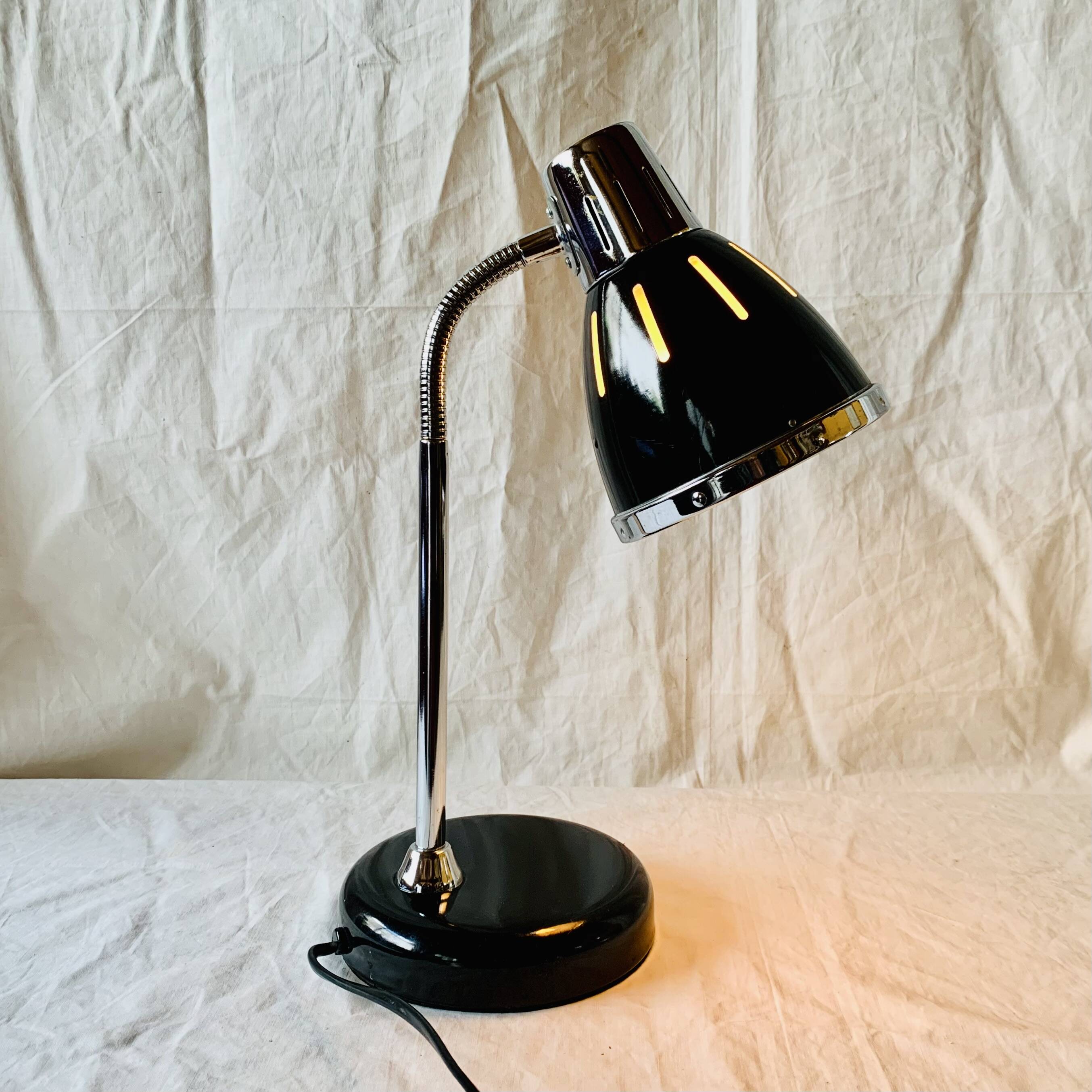 Vintage flexible desk lamp in black and chrome metal
