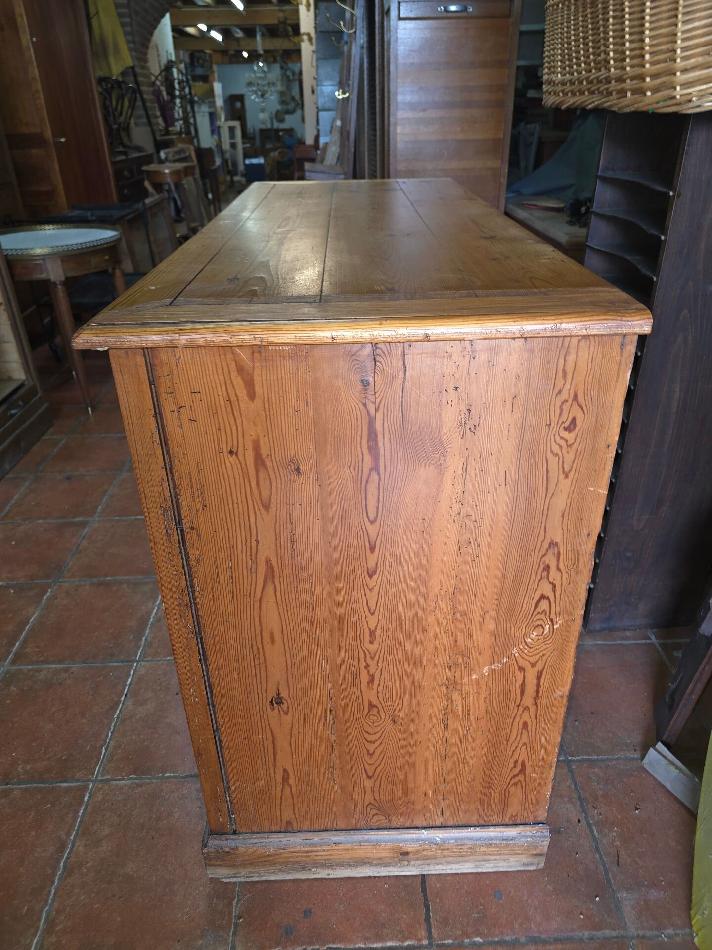 Buffet in Pitchpine, 2 doors, professional furniture.