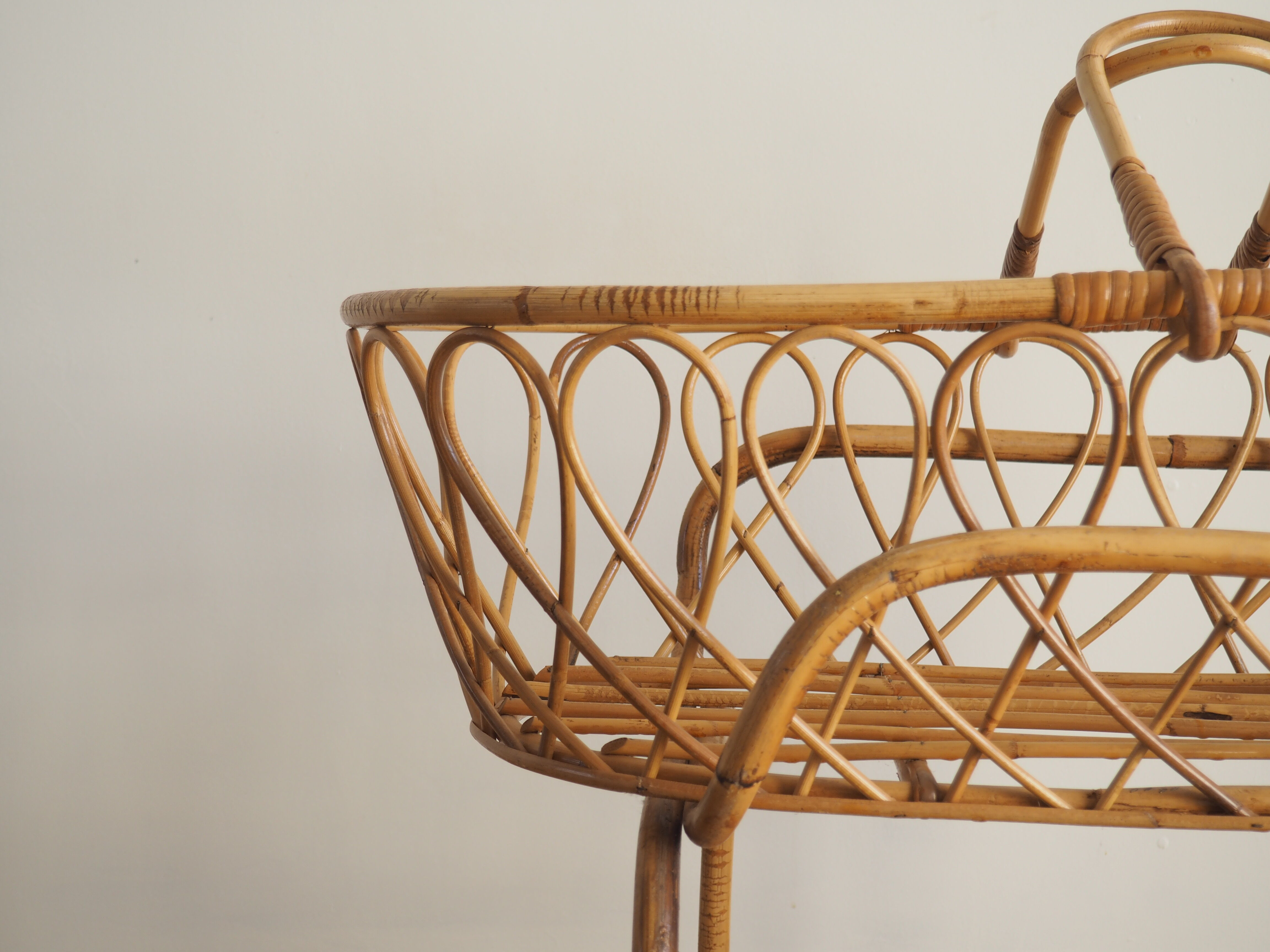 Rattan cradle