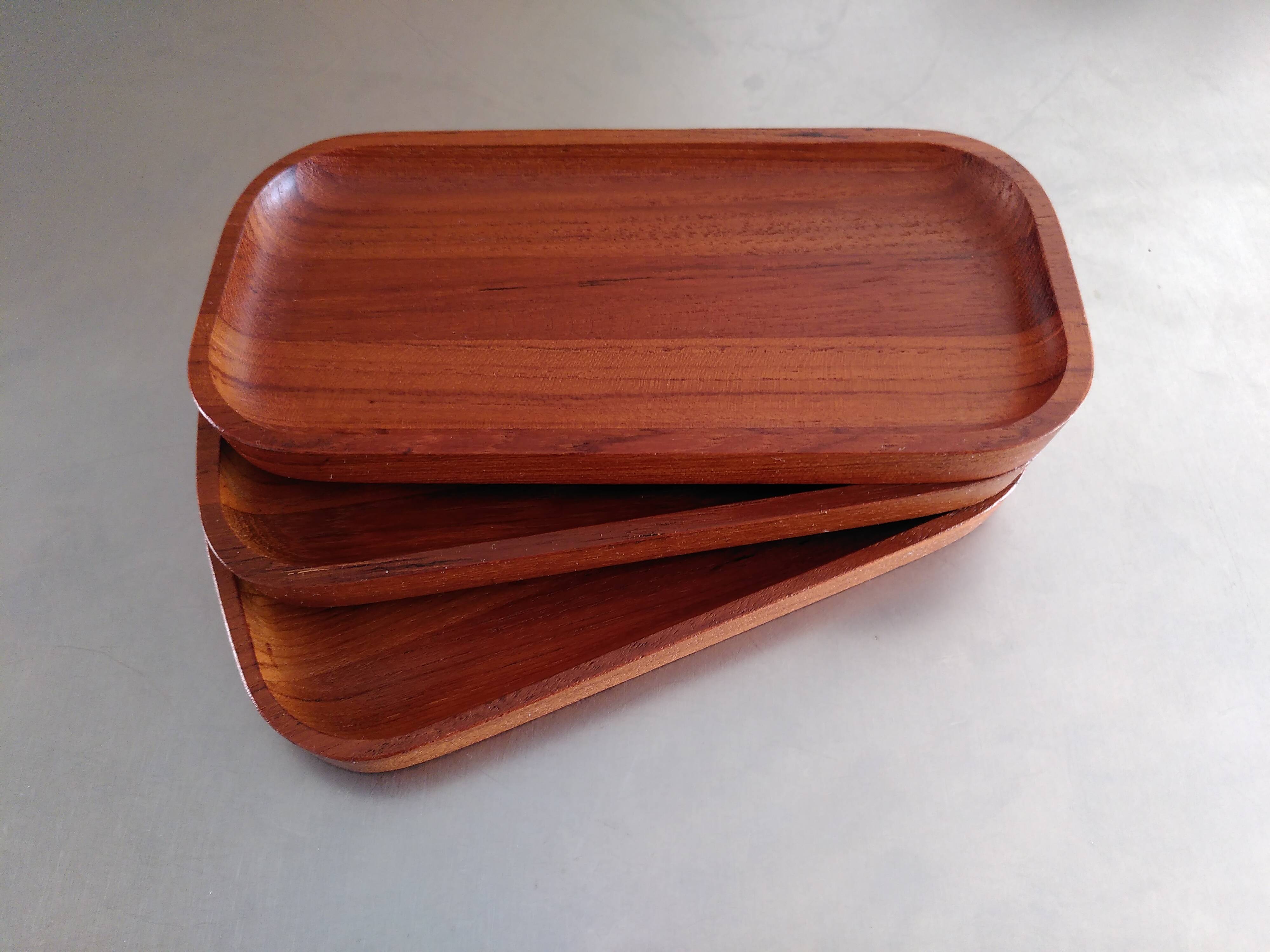 Set of 3 Scandinavian style wooden pocket empty