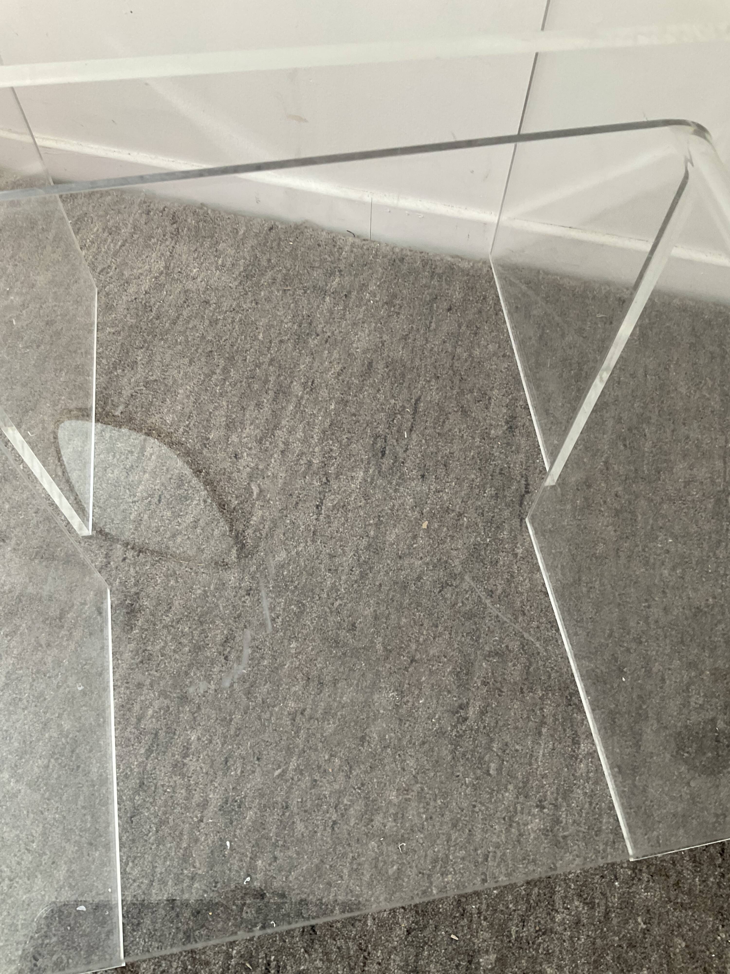 Duo of pull-out tables in plexiglass 70s