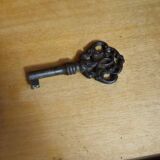 Display cabinet / Antique Renaissance-style bookcase – Carved wood – H 190 cm