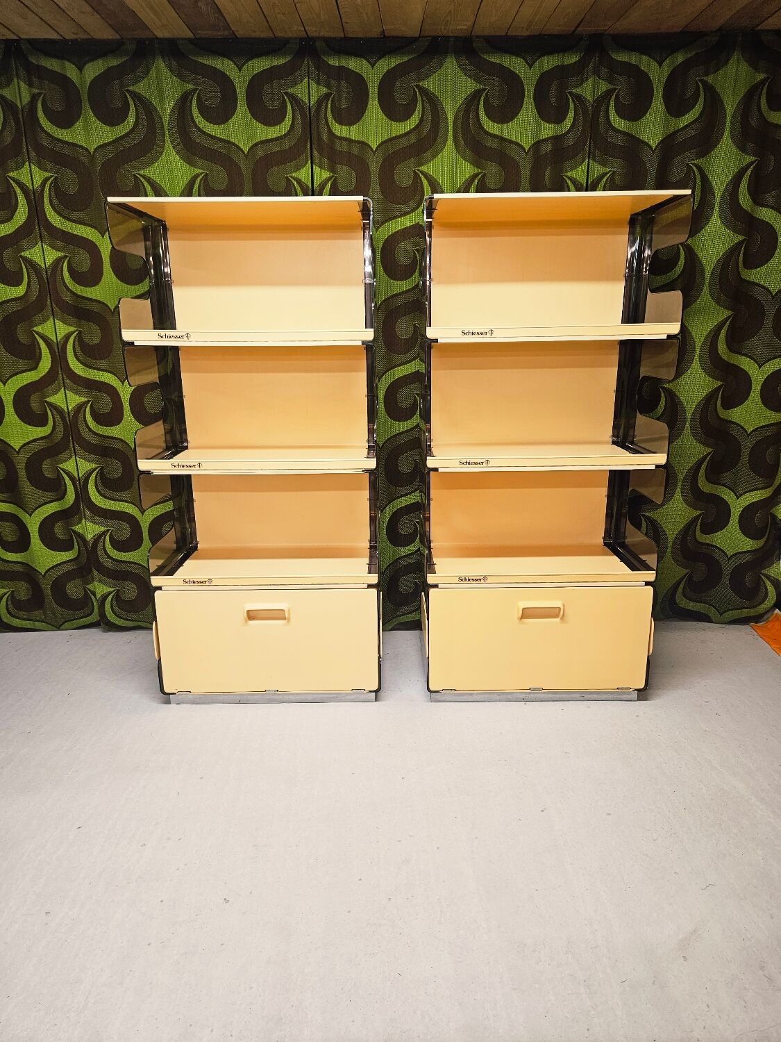 "Space-Age smoked plexiglass library set 1970"