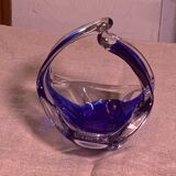 Cendrier en verre soufflé transparent et bleu avec une forme design