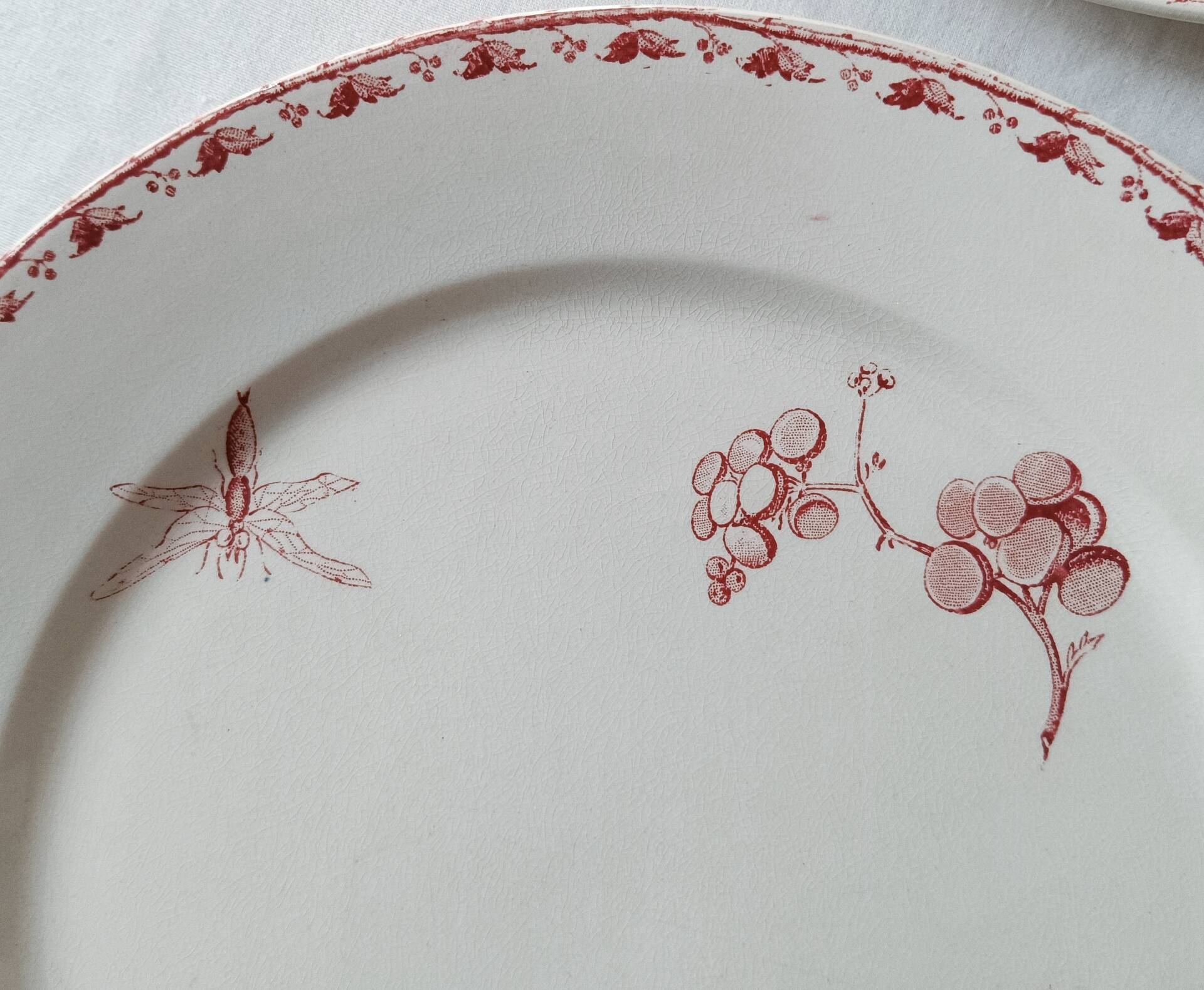 Lot of 2 Antique Plates Sarreguemines Model Carmen Red (Li)