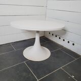 Vintage oval coffee table with tulip foot from the 70s