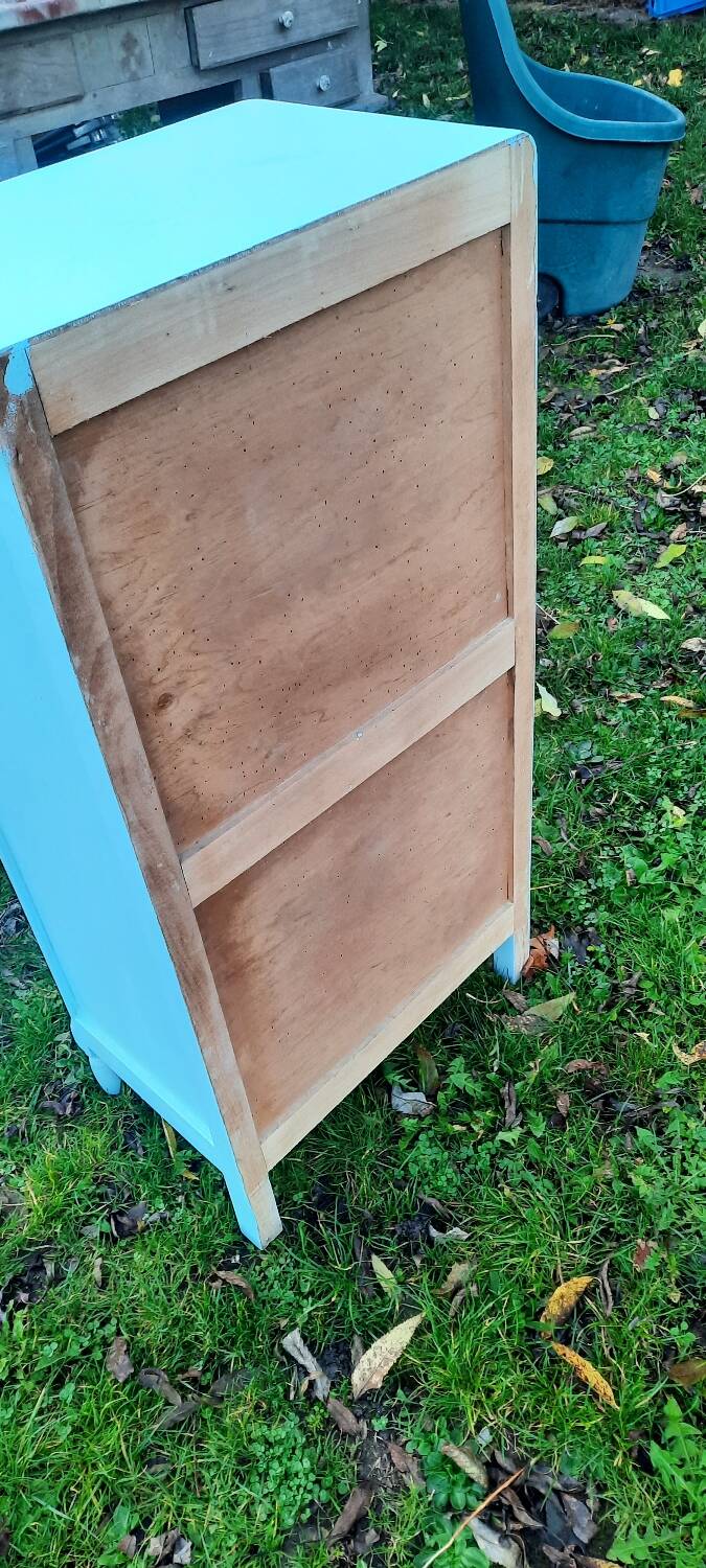 Chest of drawers