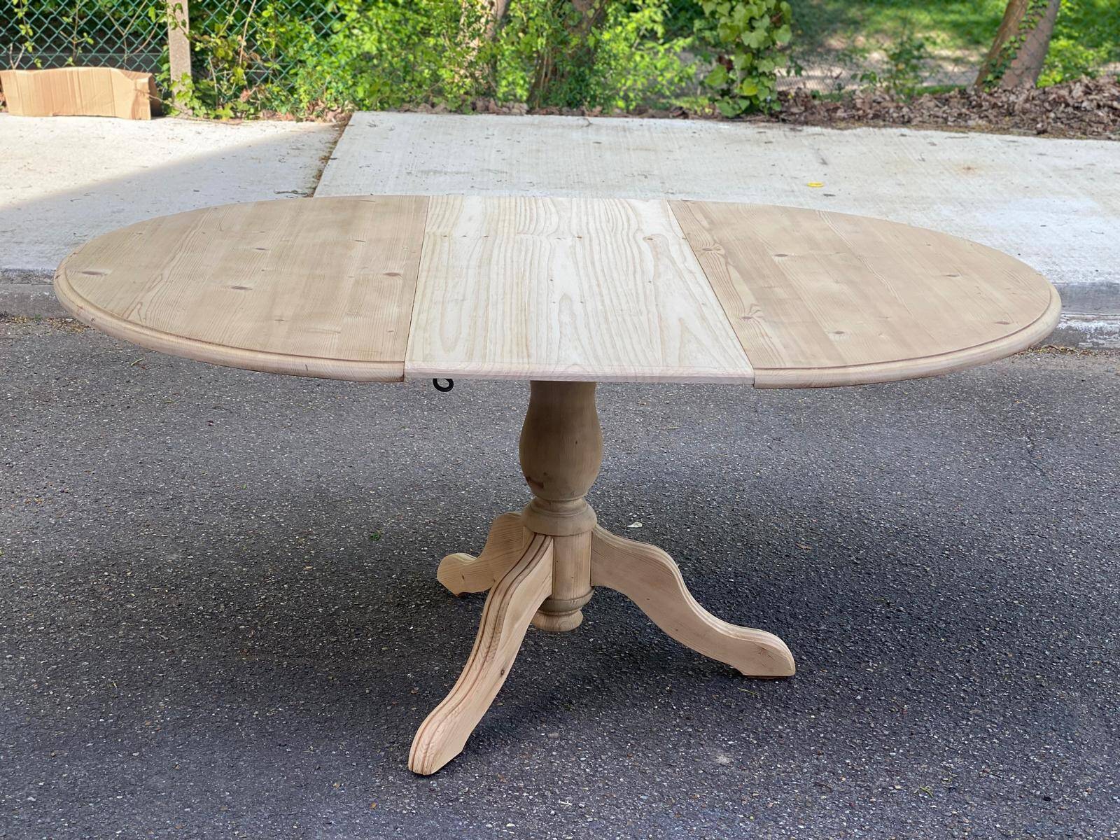 Interior's extendable solid wood round table tripod 160cm