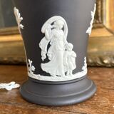 Wegwood England vase, 9.5 cm