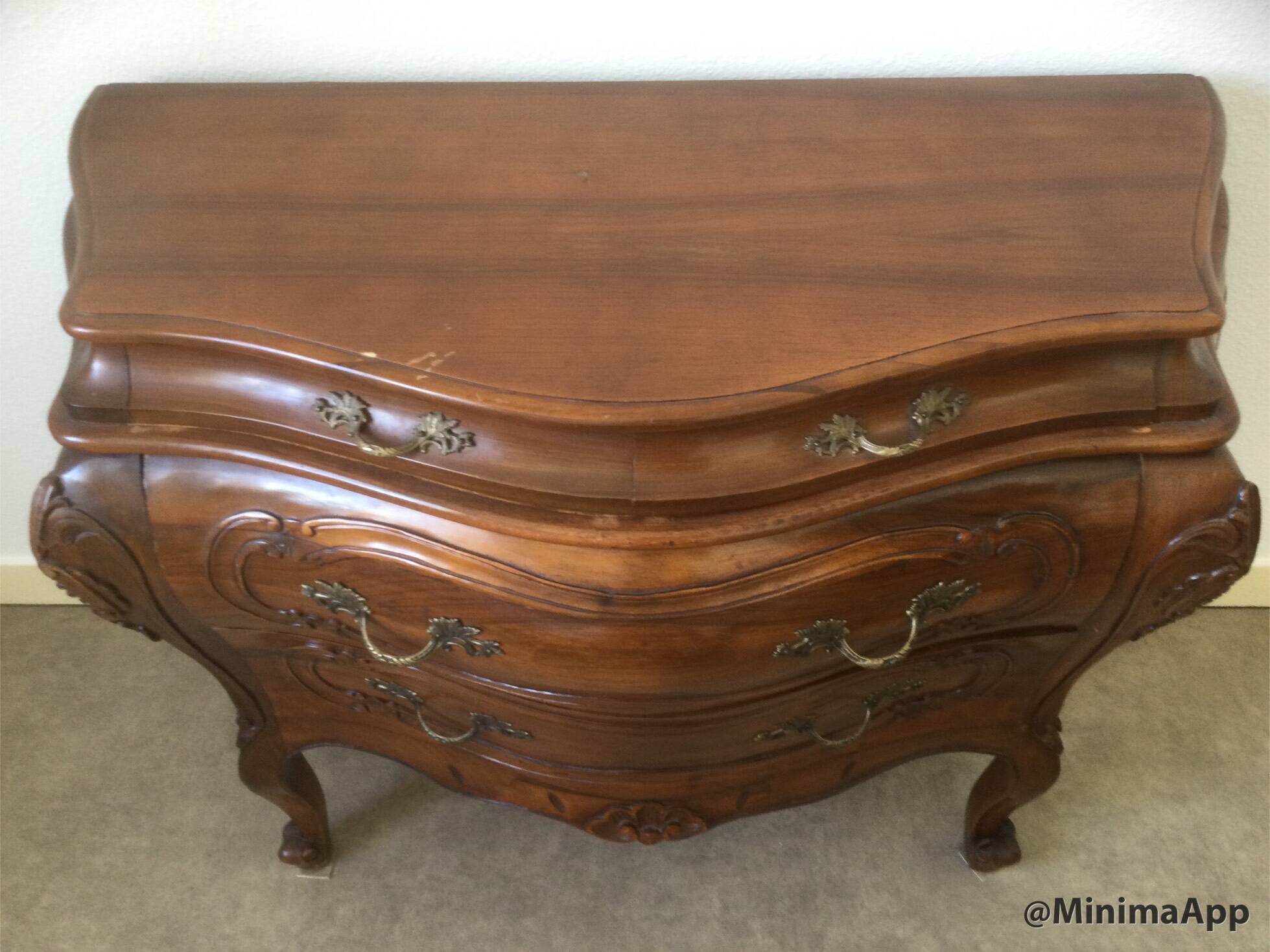 Commode sauteuse galbée