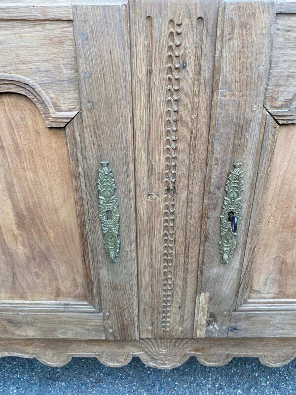 Buffet Louis XV rénové en chêne massif XVIIIème