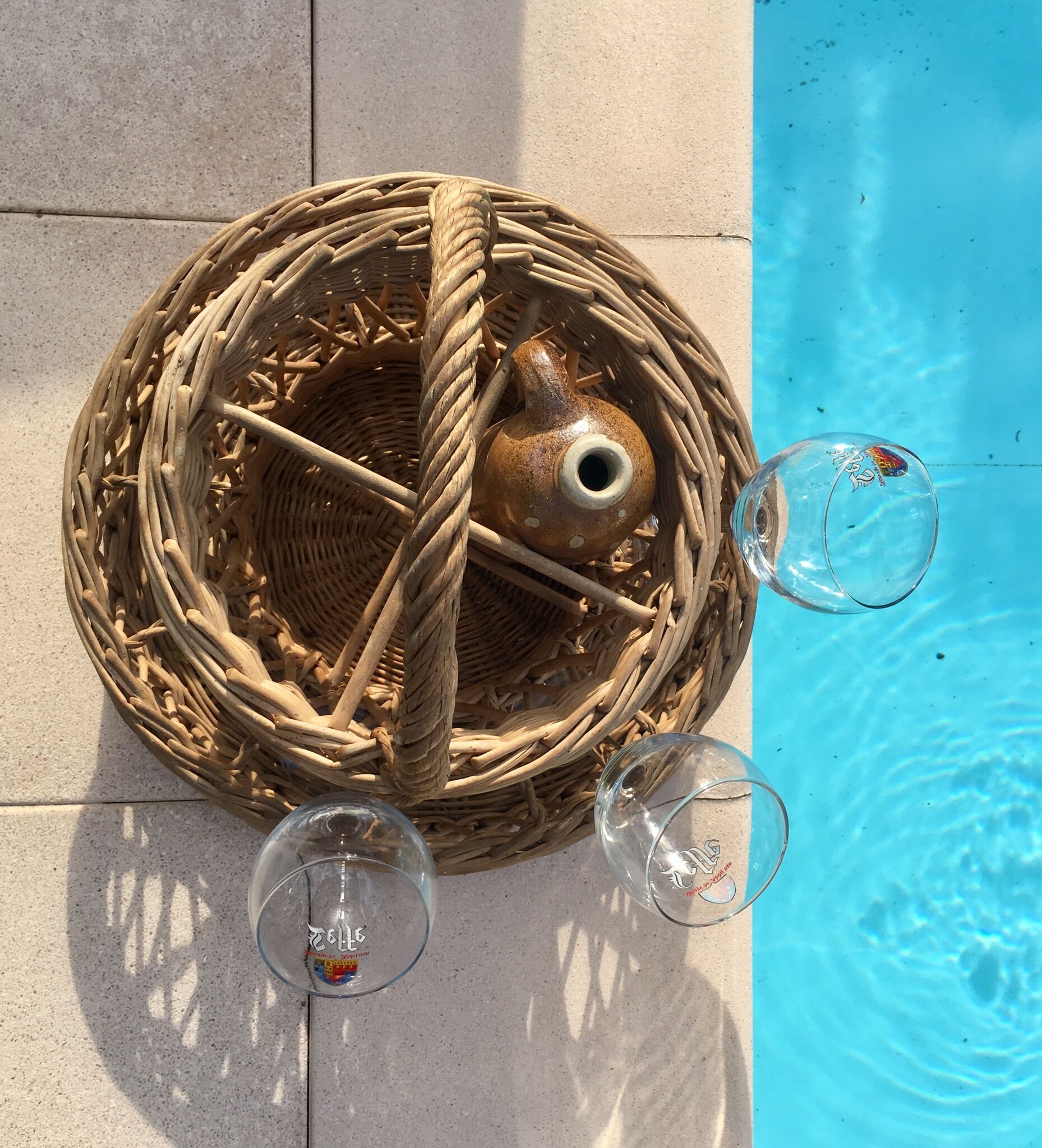 Vintage braided wicker basket-bar