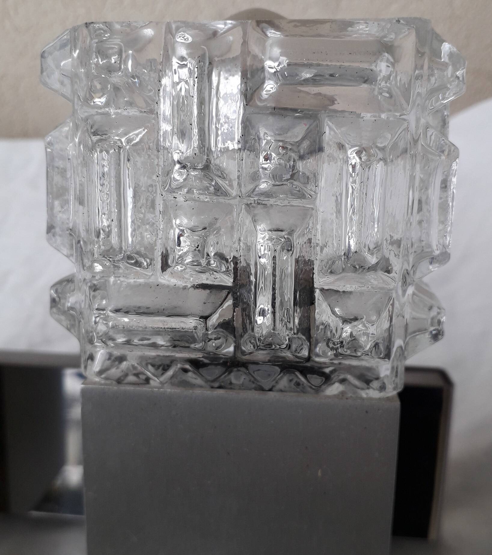 Italian 70's design wall lamp