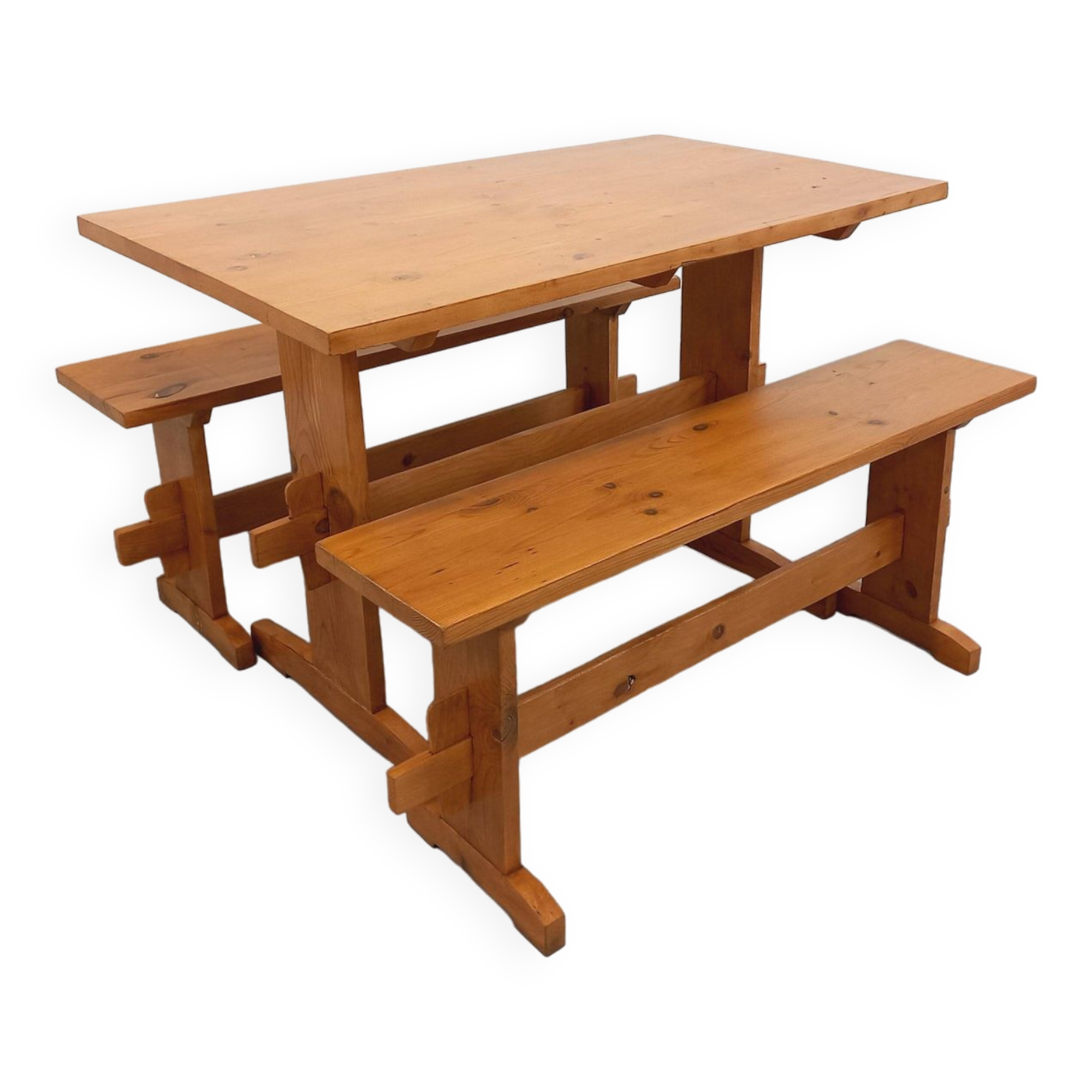 Suite of a table and 2 vintage fir benches from the 60s