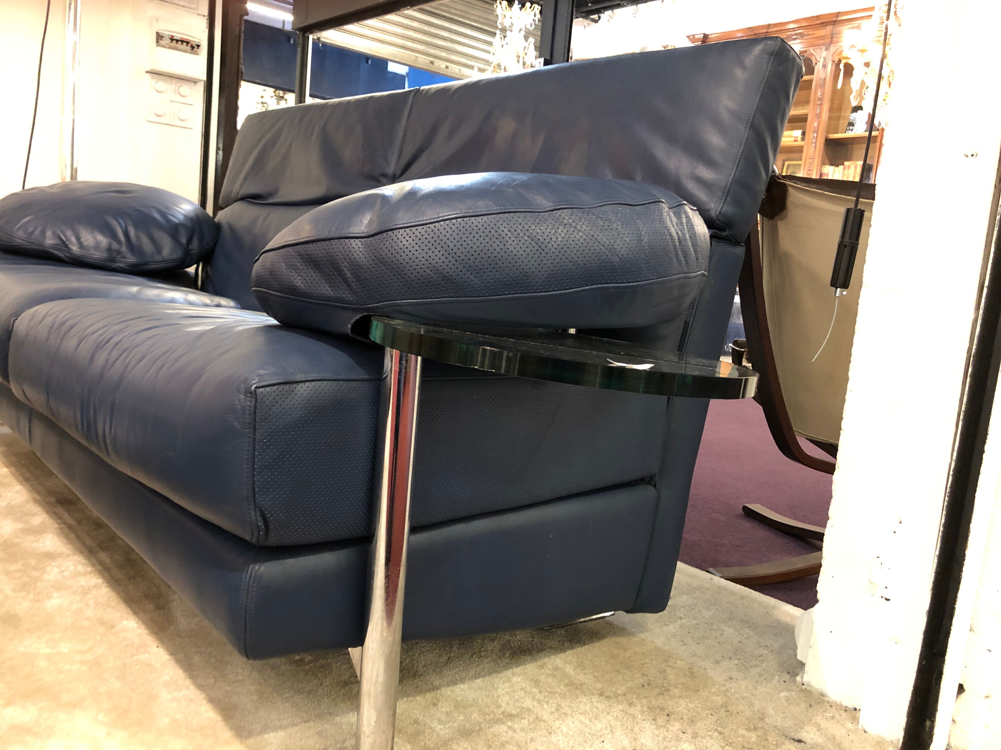 Paolo Piva's Italian leather sofa with rotating round glass shelves, 1980