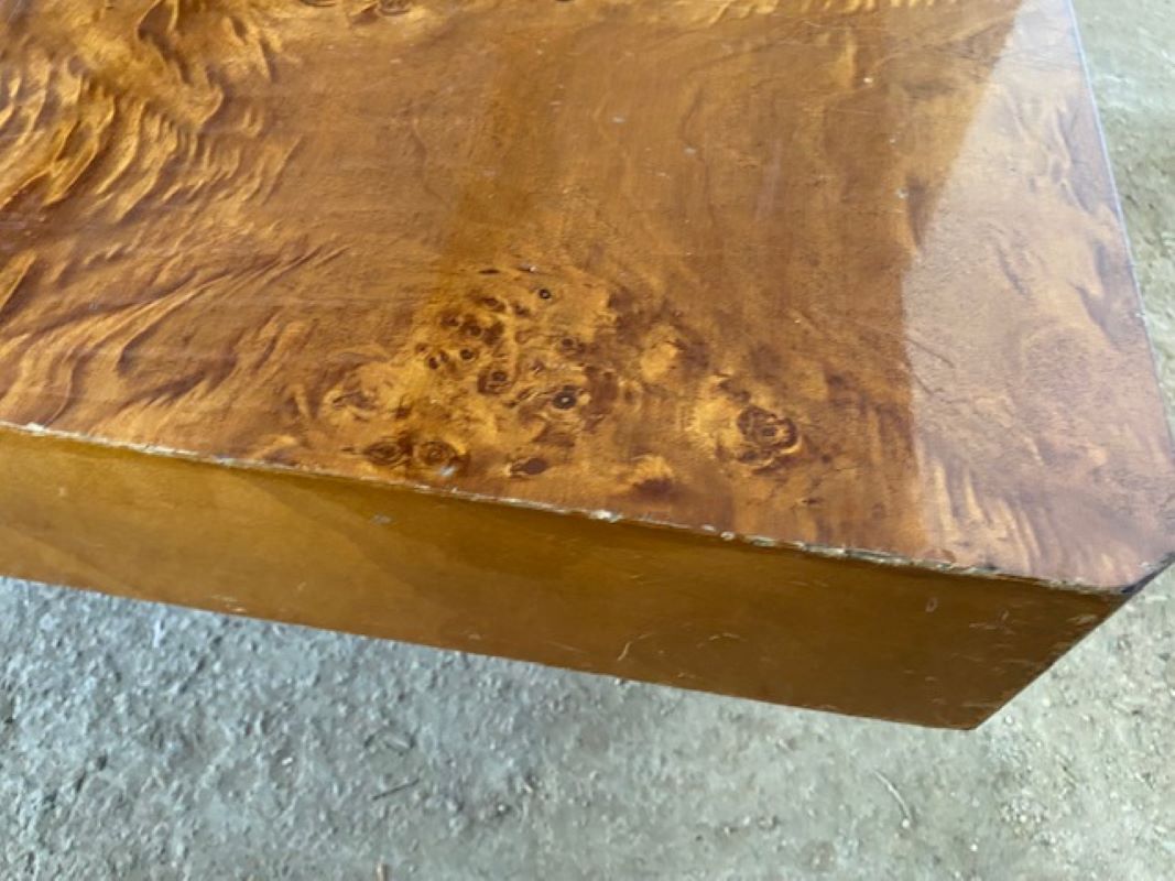 Table basse en loupe d’orme Roche et Bobois vintage 70s