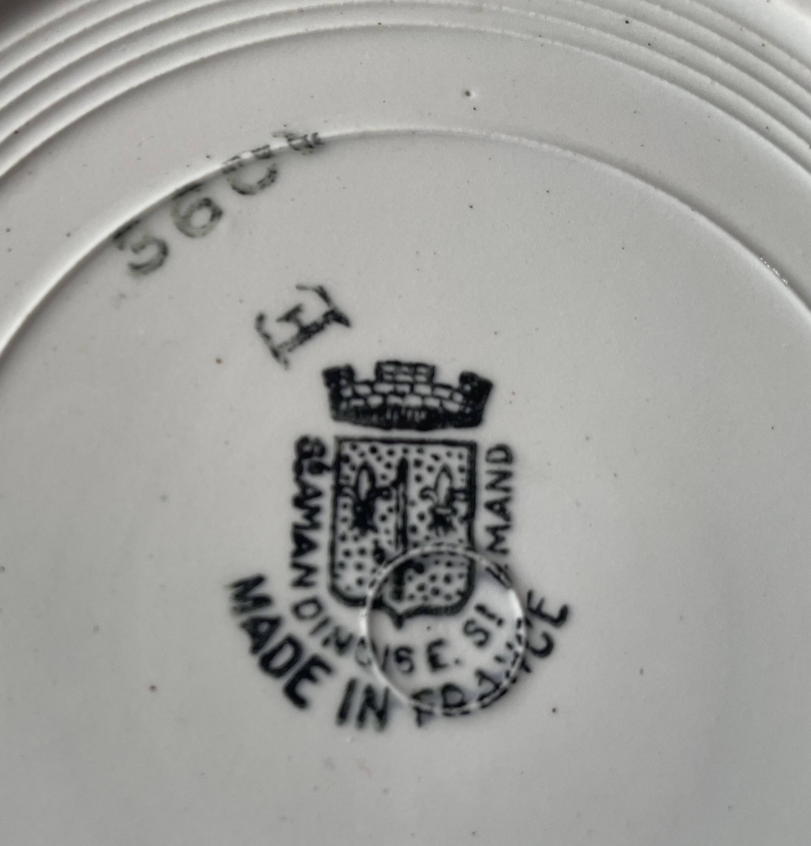 6 antique flat plates in Saint-Amand earthenware (Nord)