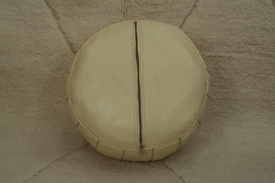 Moroccan pouf in cream leather